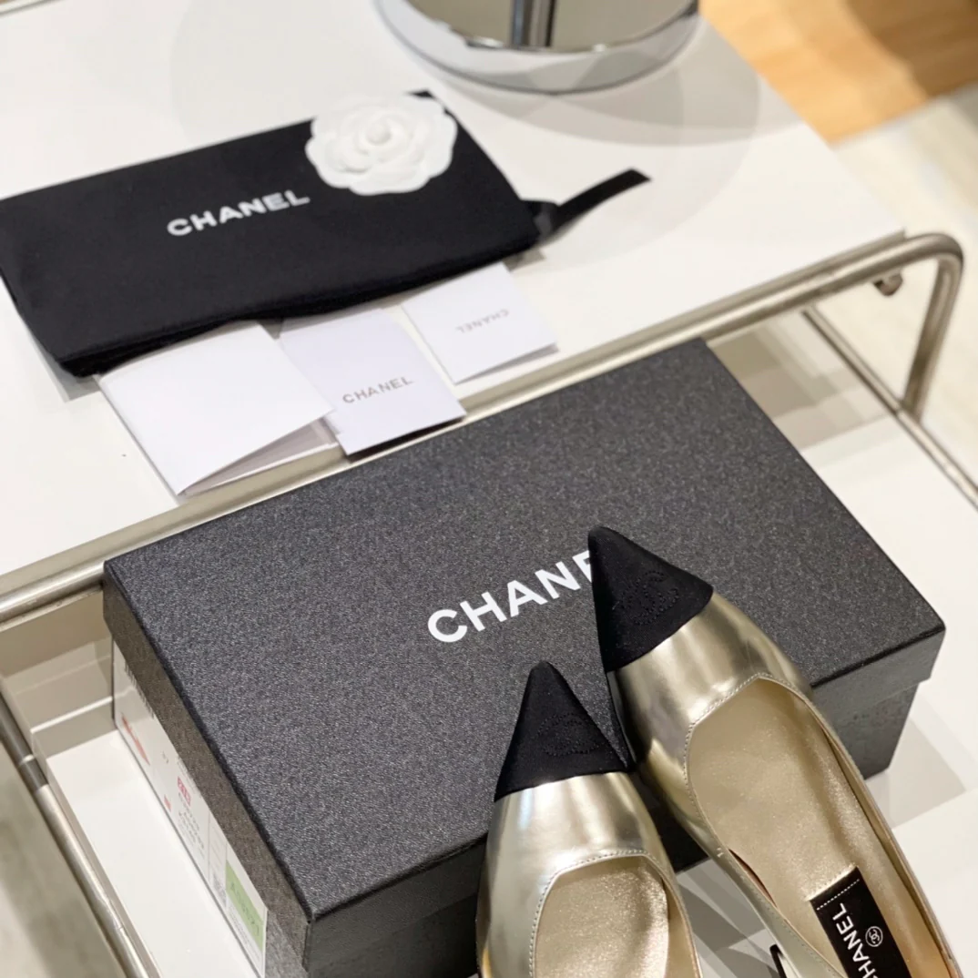 Туфли-балетки Chanel с острым носком - 3