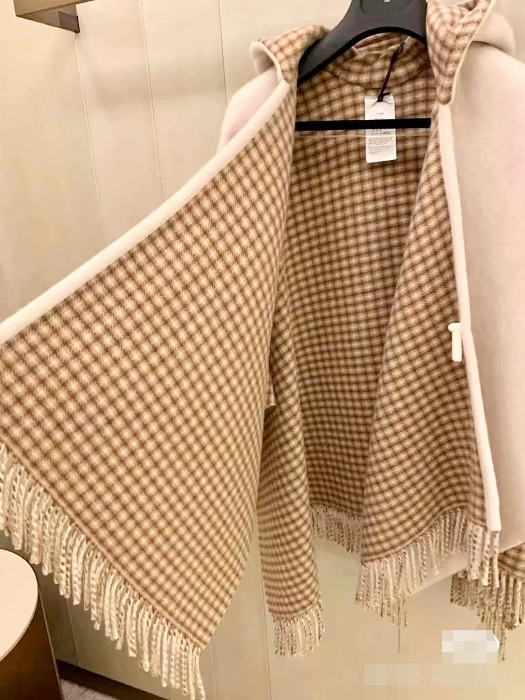 Fendi - Двусторонняя накидка в римскую клетку - 140-160 см - включая бахрому - 75 - шерсть 25 - кашемир - черный - бежевый - 1