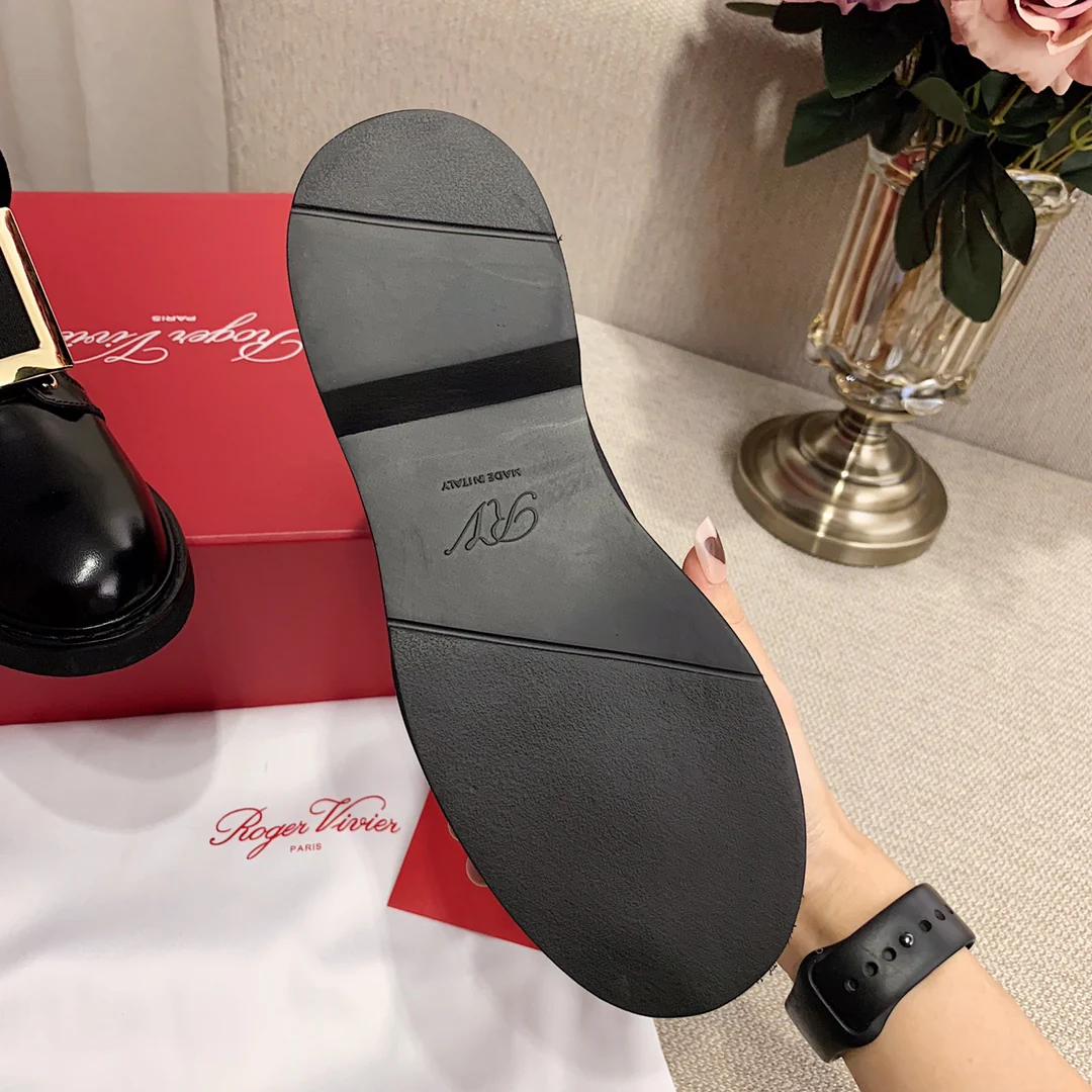 Обувь RV - 22ss - Ботильоны на плоской подошве, украшенные стразами - в стиле Юань Шаньшань.