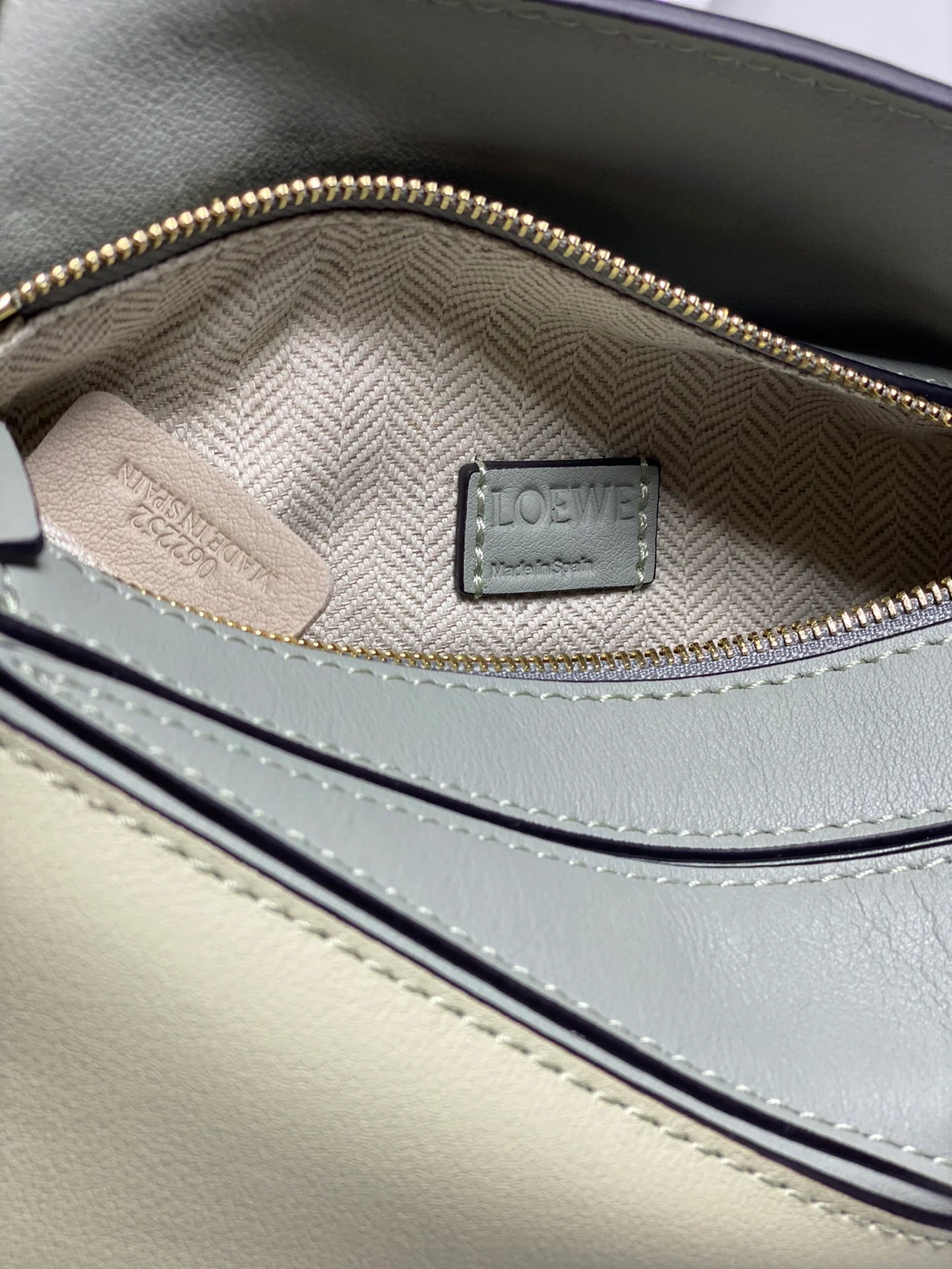 Миниатюрная сумка-головоломка Loewe из телячьей кожи