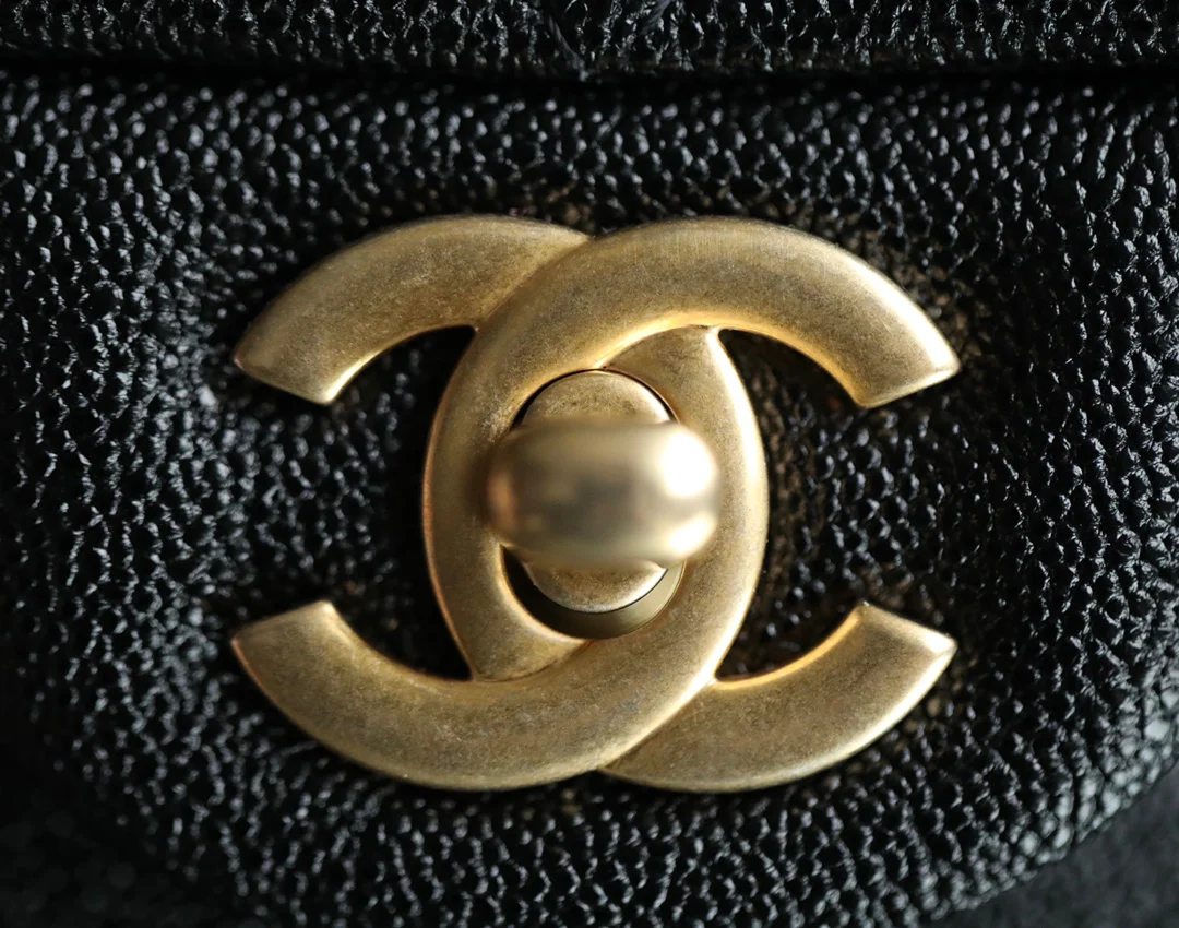 Сумка Chanel Coco Handle - выстиранная телячья кожа с текстурой 