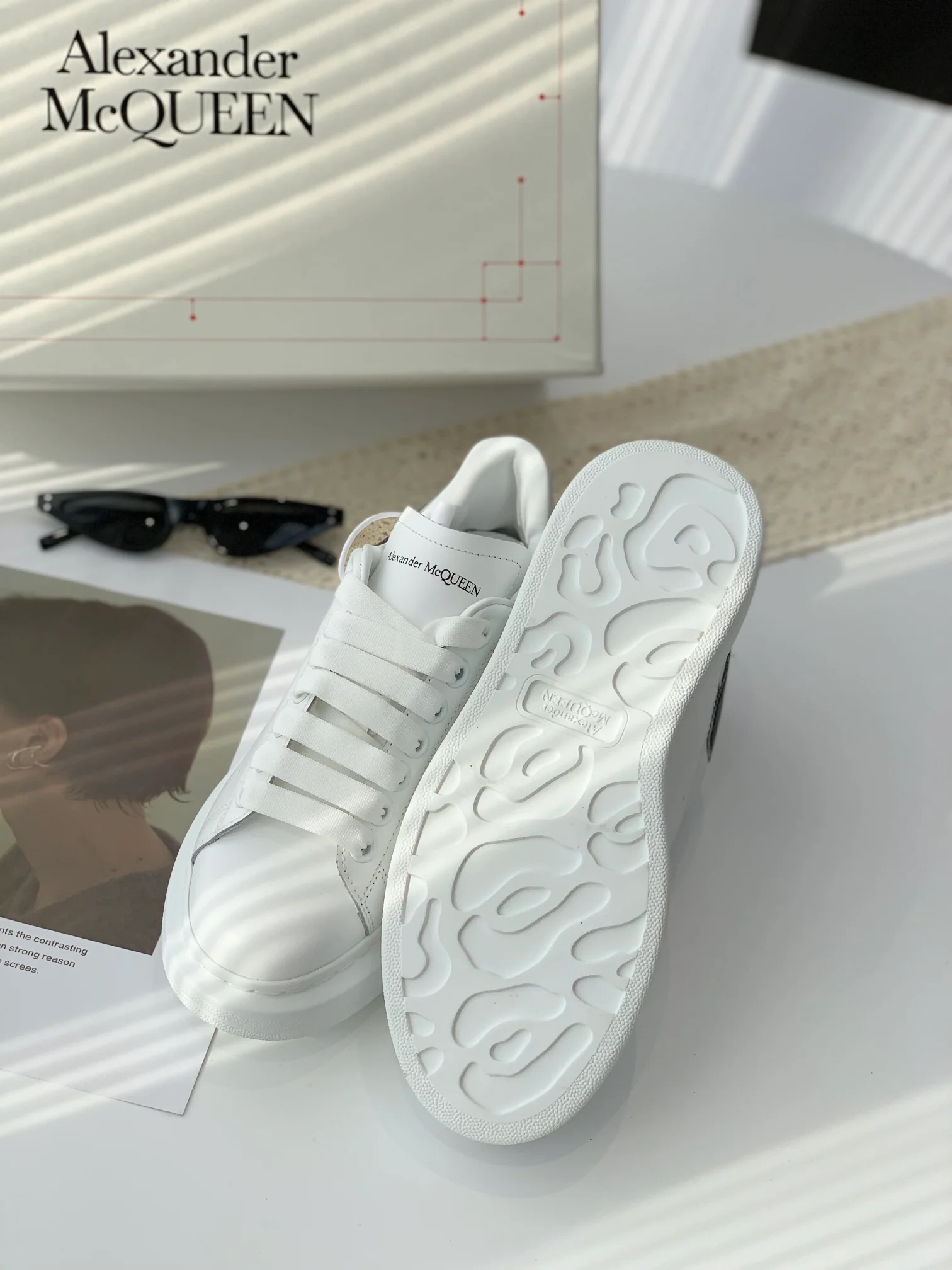 McQueen - Улучшенные классические белые кроссовки - Серебристо-черные