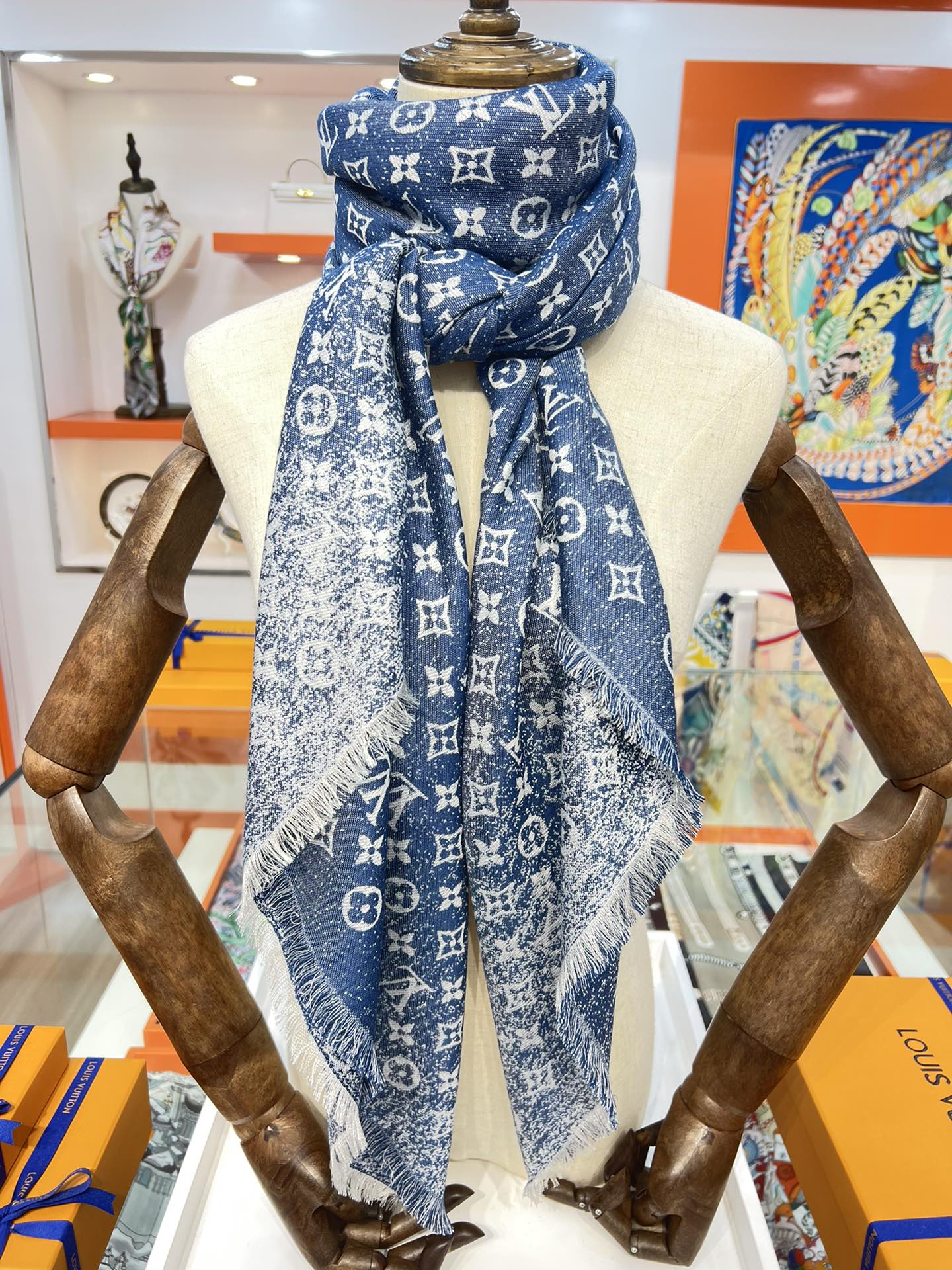 LV - Градиентная джинсовая шаль с монограммой - джинсовая ткань - градиент - 142 - 5 см - 2