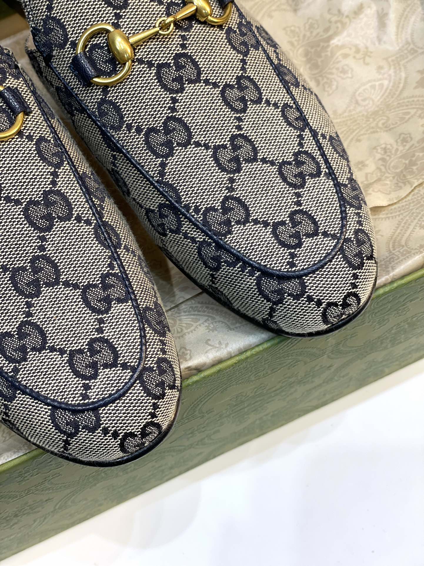 Gucci - Закрытые домашние тапочки