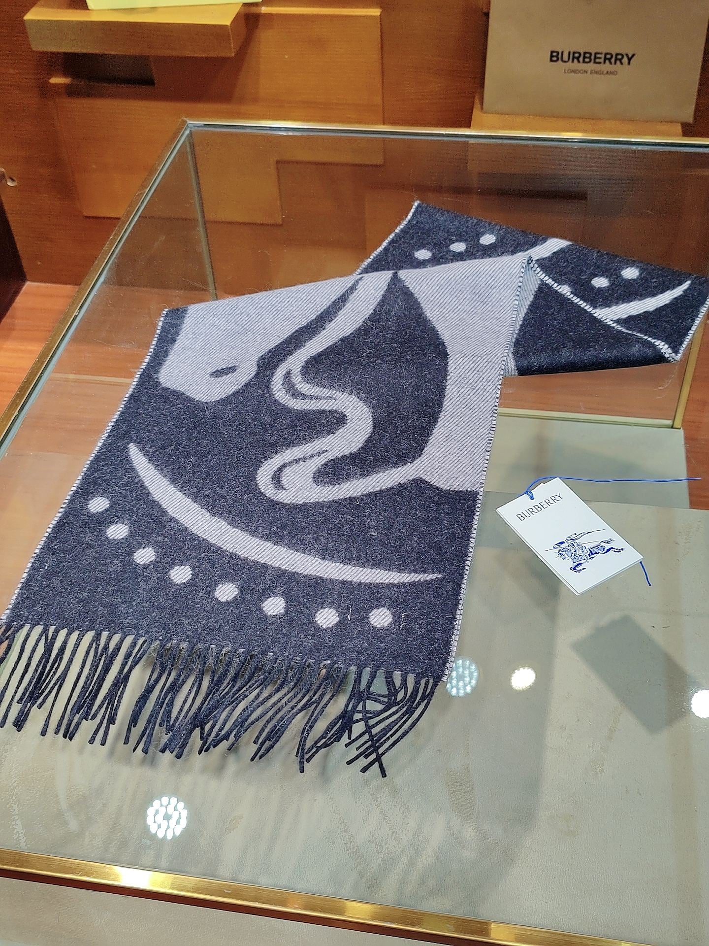 Кашемировый шарф Burberry 2024 года - 168 см - 32 кг