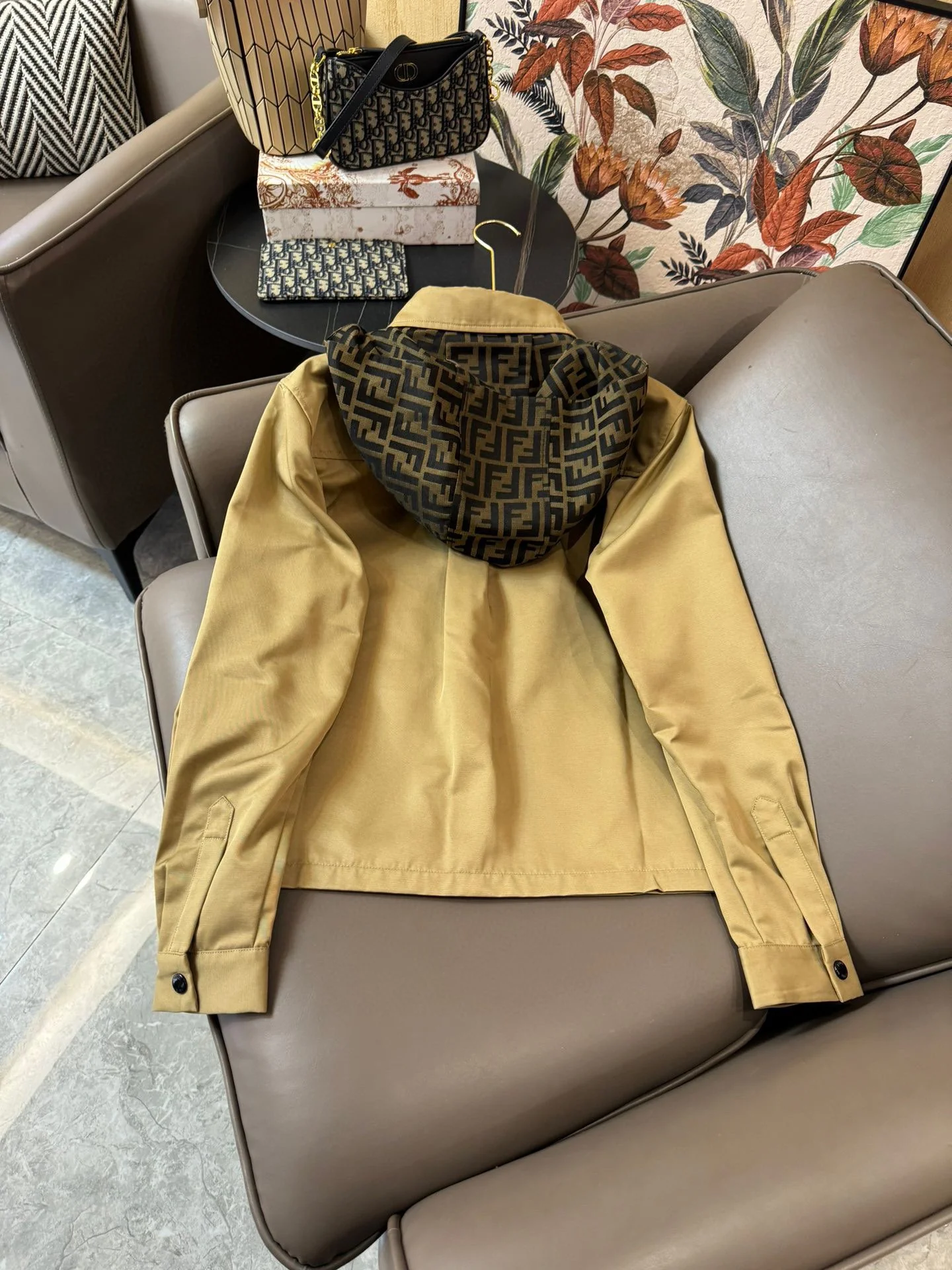 Новая супермилая куртка Fendi 2403-24ss