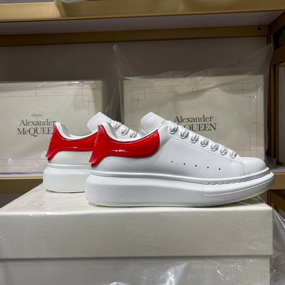 Классические белые кроссовки McQueen - унисекс - с большим красным каблуком-?желейкой? - Премиум-издание