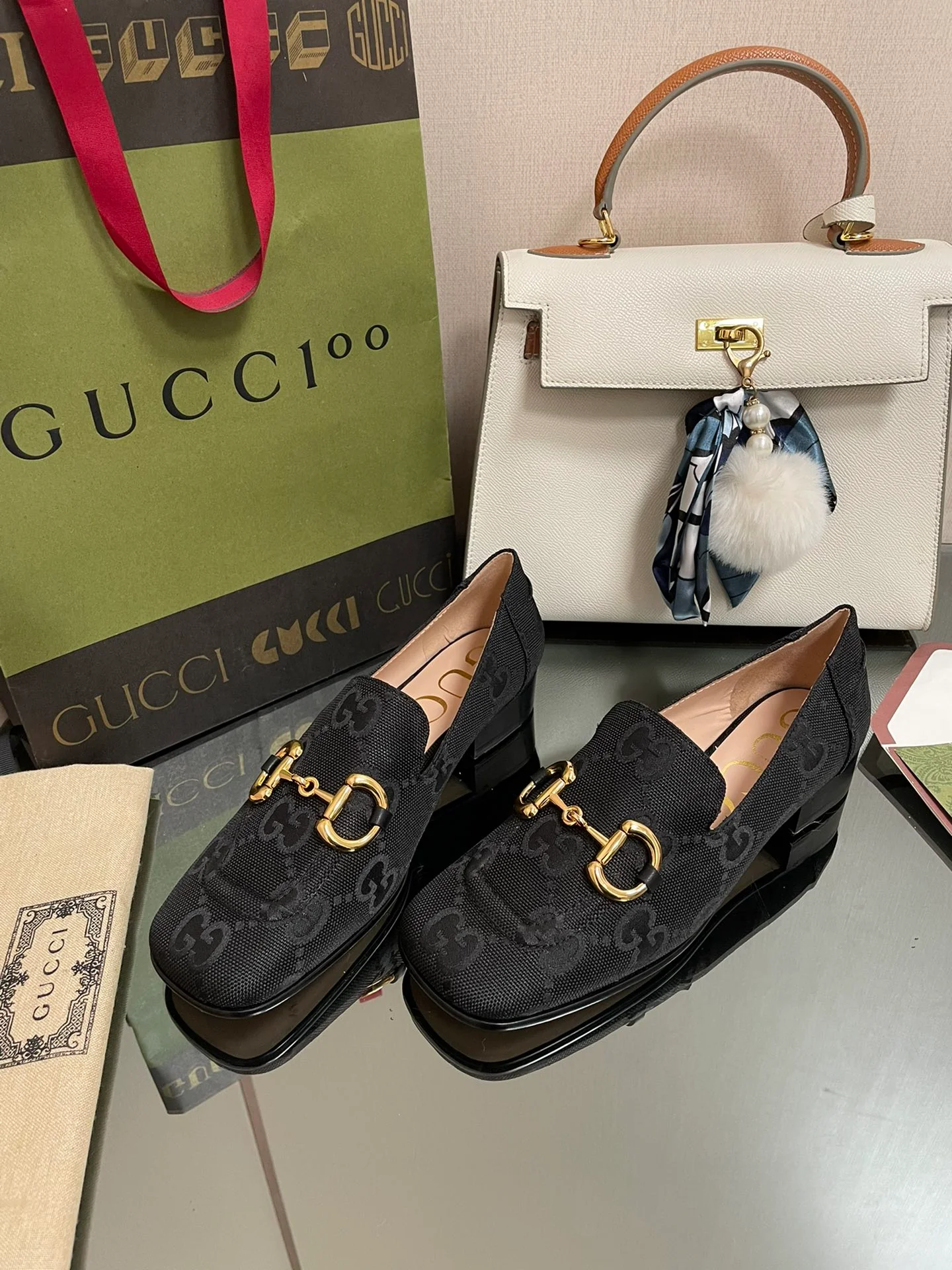 Gucci - Балетки с квадратным носком и закрытым носком - Крупный монограммный узор - Черные
