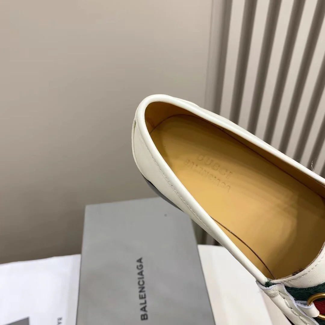 Balenciaga - Обувь в афро-стиле