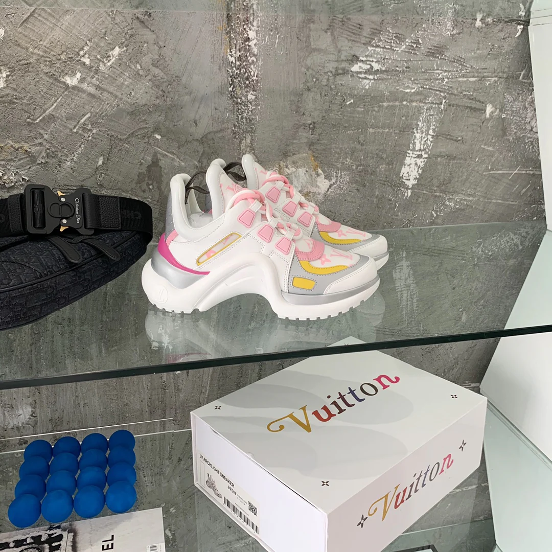 Обувь LV - Массивные кроссовки LV - 10