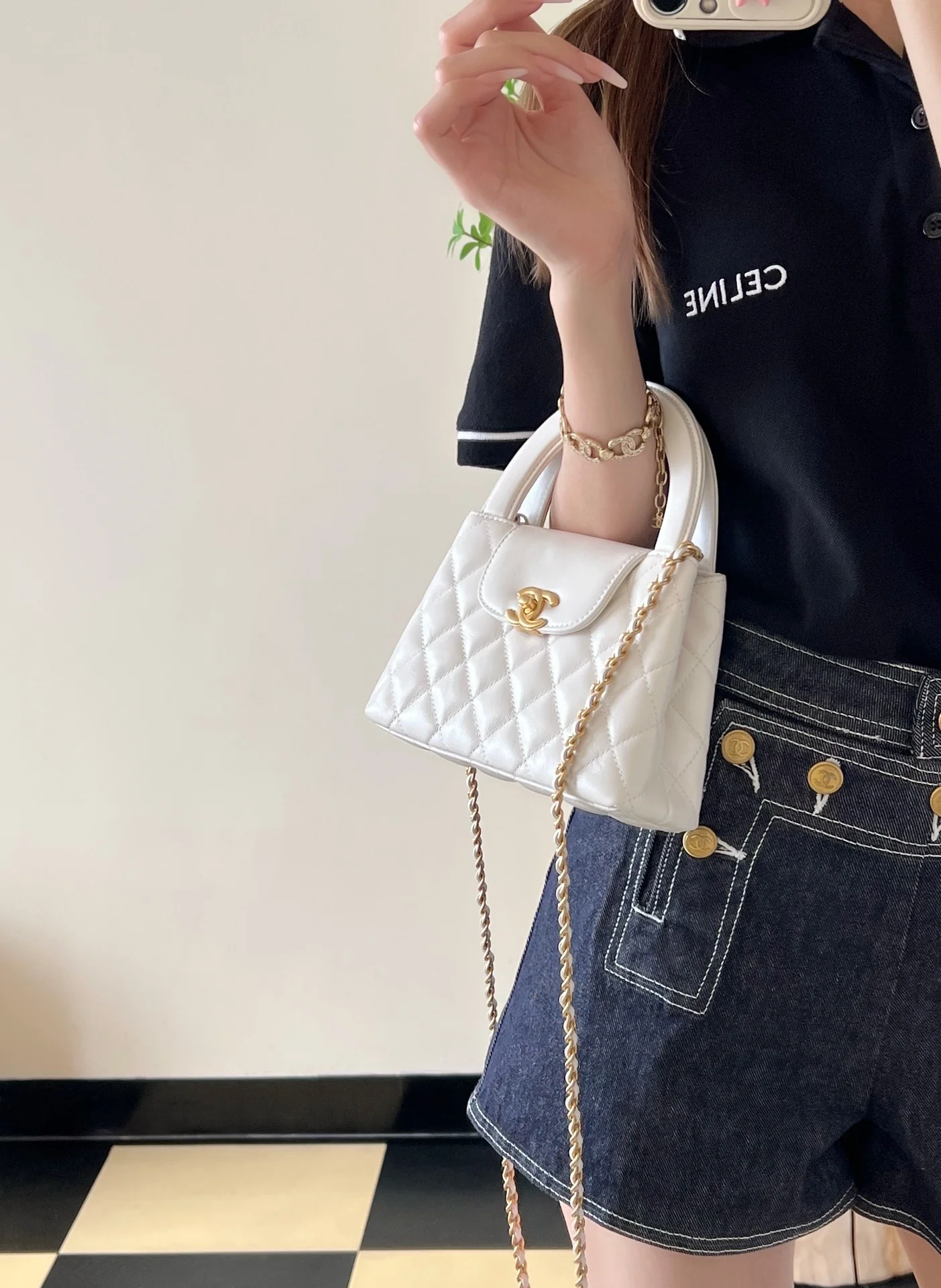 Сумочка Chanel Kelly на цепочке, большой размер, белая.