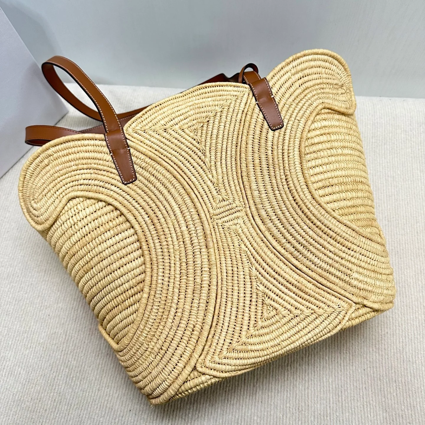 Плетеная кожаная корзина Celine Triomphe - большая