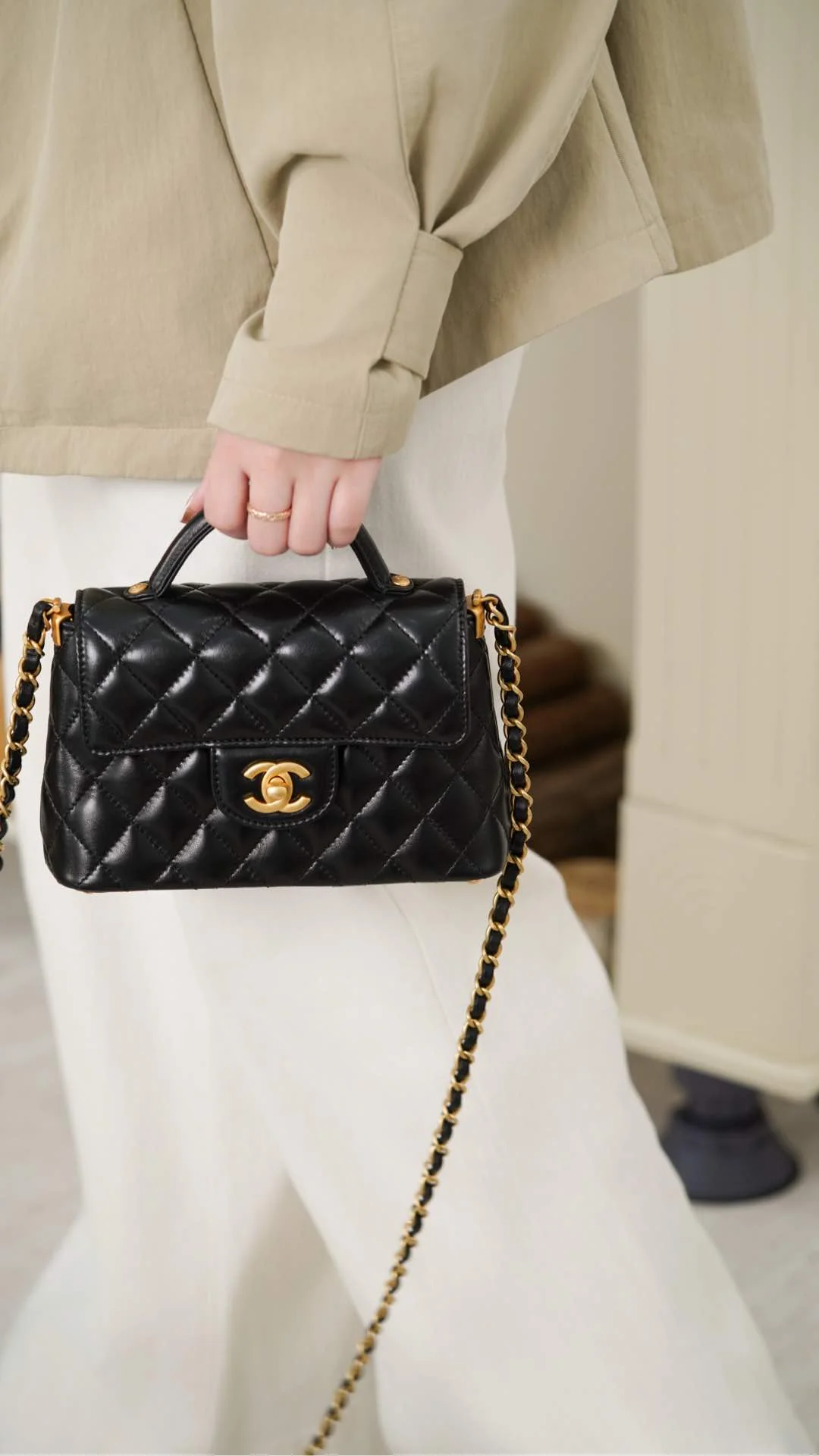 Сумка Chanel 25p Handle Flap Bag (квадратная) - черно-золотая