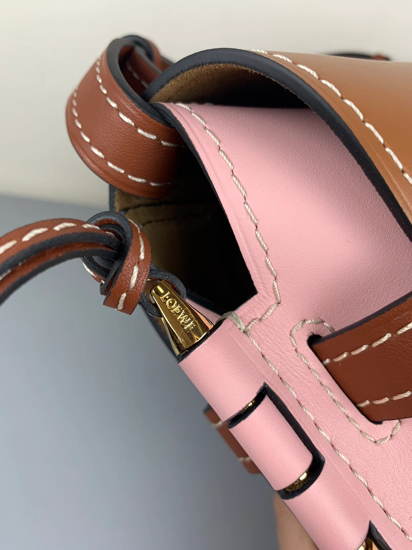 Loewe-gate-small-20x19x11-5-cm