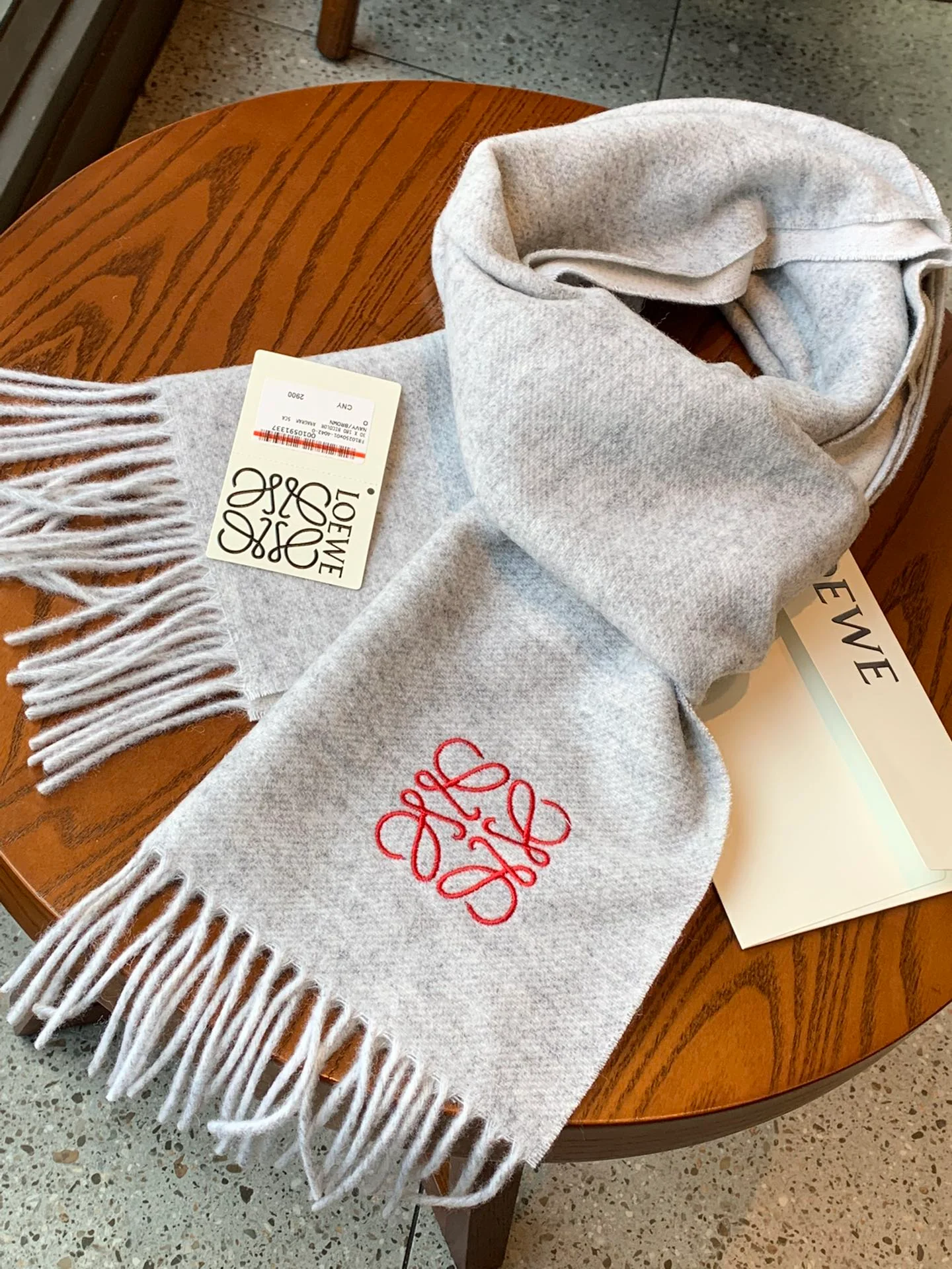 Шарф Lolwei с кисточками, однотонный, 90 г, австралийская шерсть, 10 г, кашемир, серый.