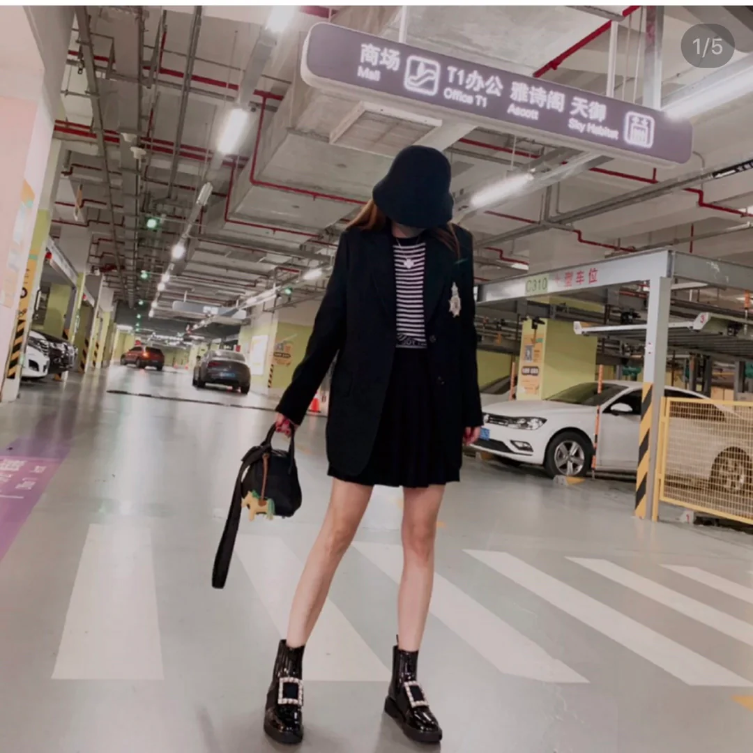 RV Shoes - 22ss - Ботильоны с пряжкой и стразами - Черные