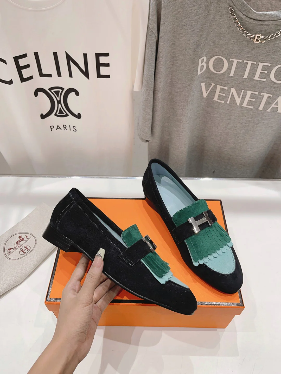 Новые лоферы Hermes Kelly 2023 года - зеленые