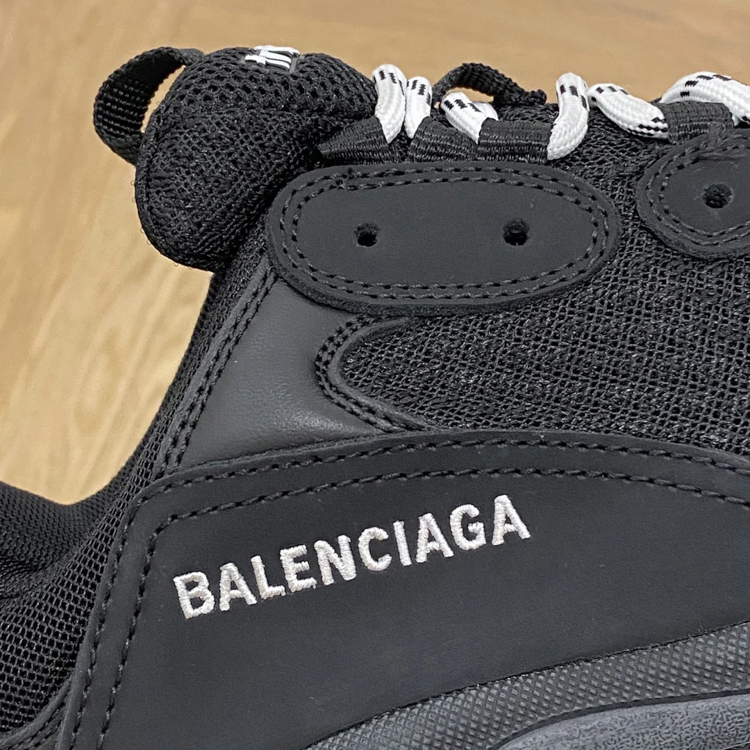 Кроссовки Balenciaga Triples Cushion Chunky