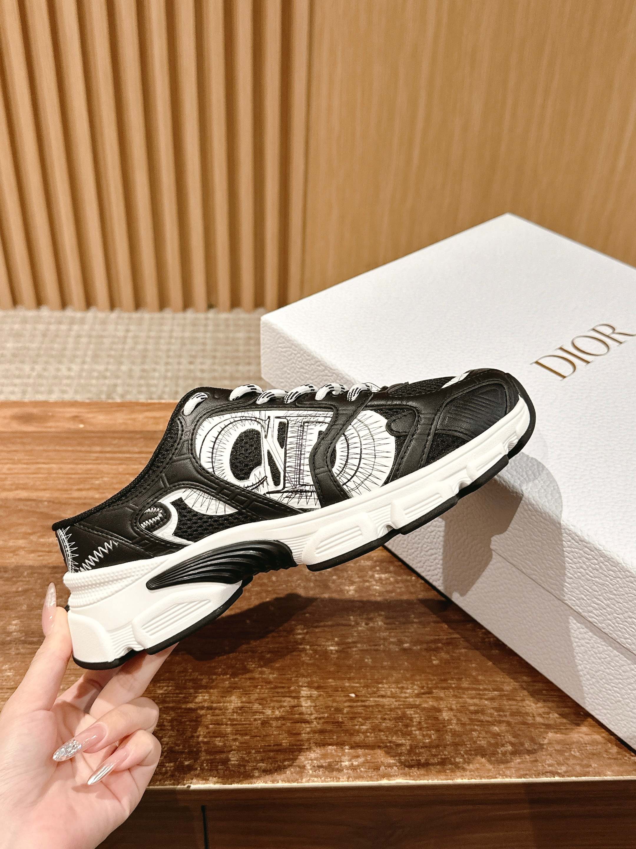 Новые массивные повседневные туфли-слипоны Dior Chrono - черные