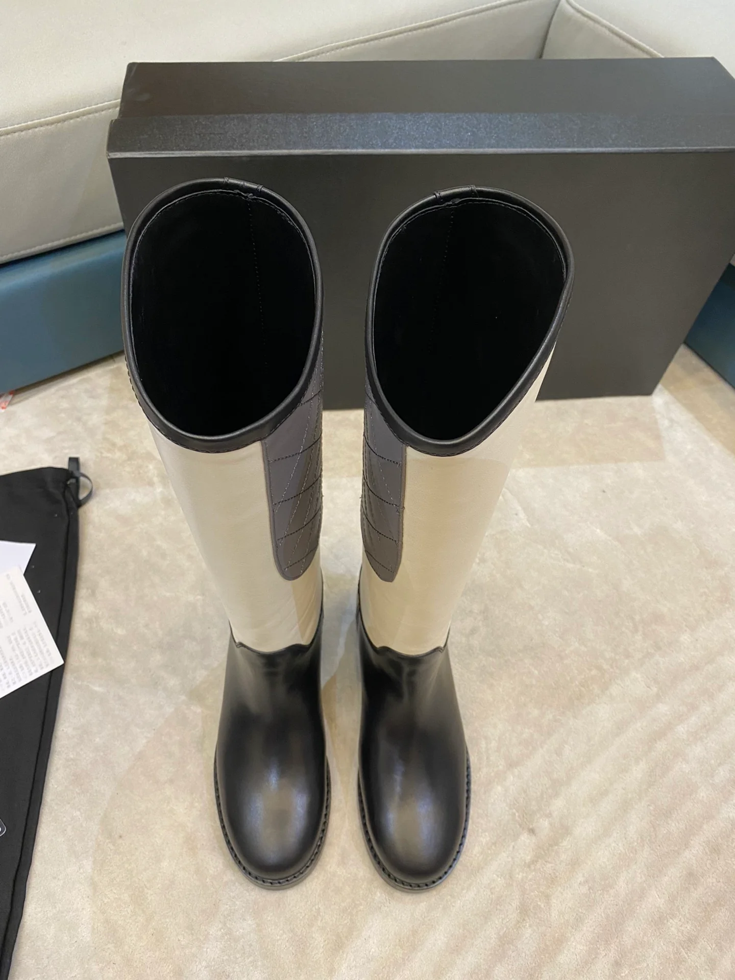 Новинка 2022 года от Chanel - Кожаные сапоги - 2