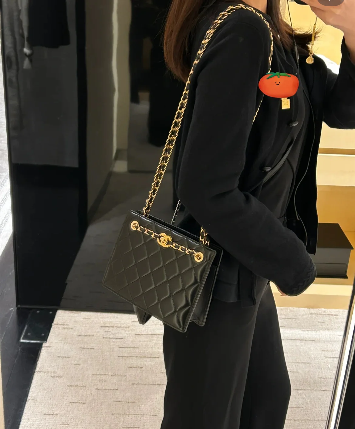 Черная квадратная сумочка на цепочке для вечерних мероприятий