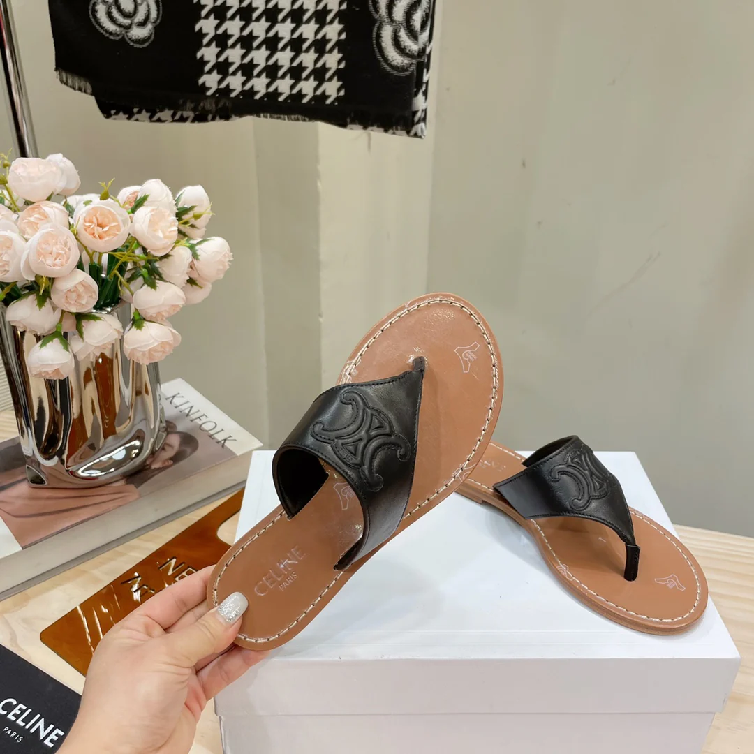 Celine - Новинка весна/лето 2023 - Ретро-шлепанцы Arc de Triomphe