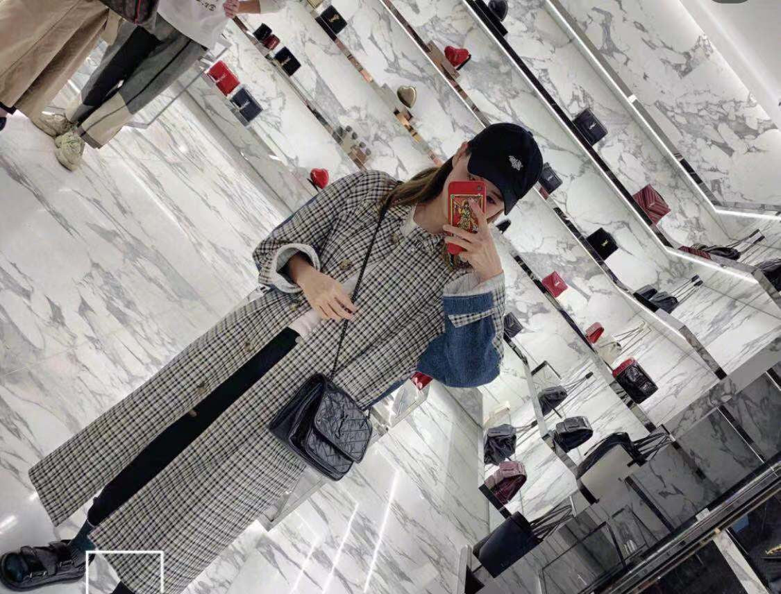 YSL - Маленькая модель Niki - Кожа из коровьей шкуры, обработанная маслом, с черной пряжкой - с D-образным кольцом