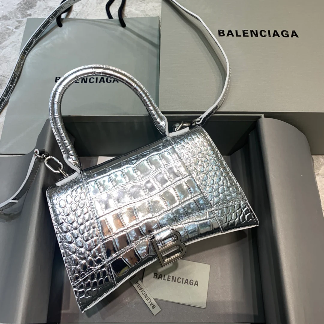 Сумка Balenciaga ?Песочные часы? — серебристая с крокодиловым рисунком