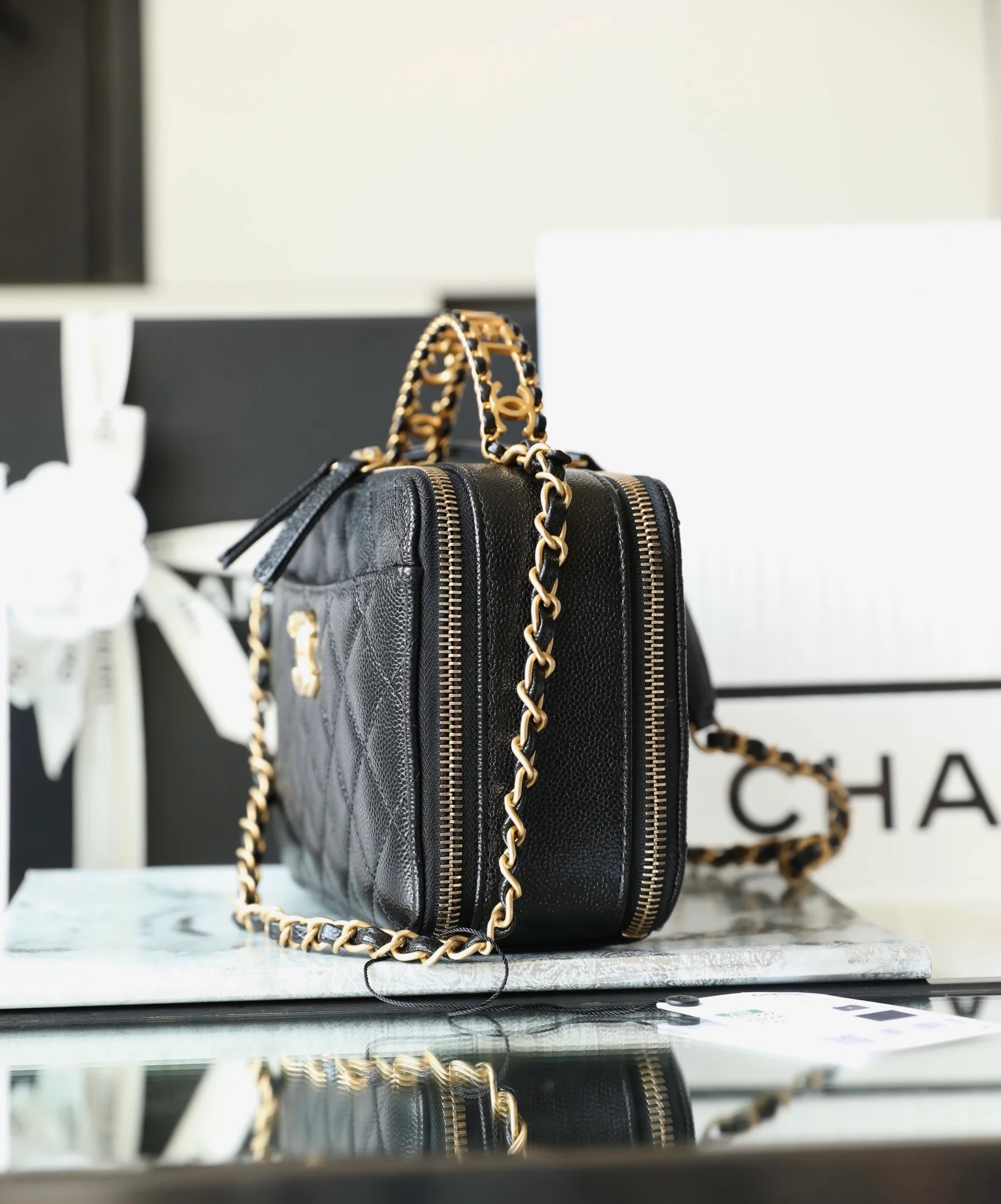 Chanel - Новая сумка-органайзер для фотоаппарата с ручкой в ??виде буквы - Сумка-коробочка