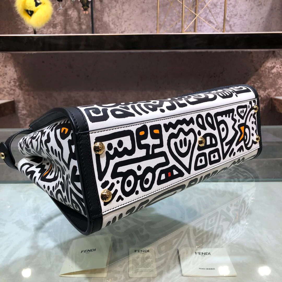 Сумка Fendi Peekaboo Medium Mr. Doodle из кожи