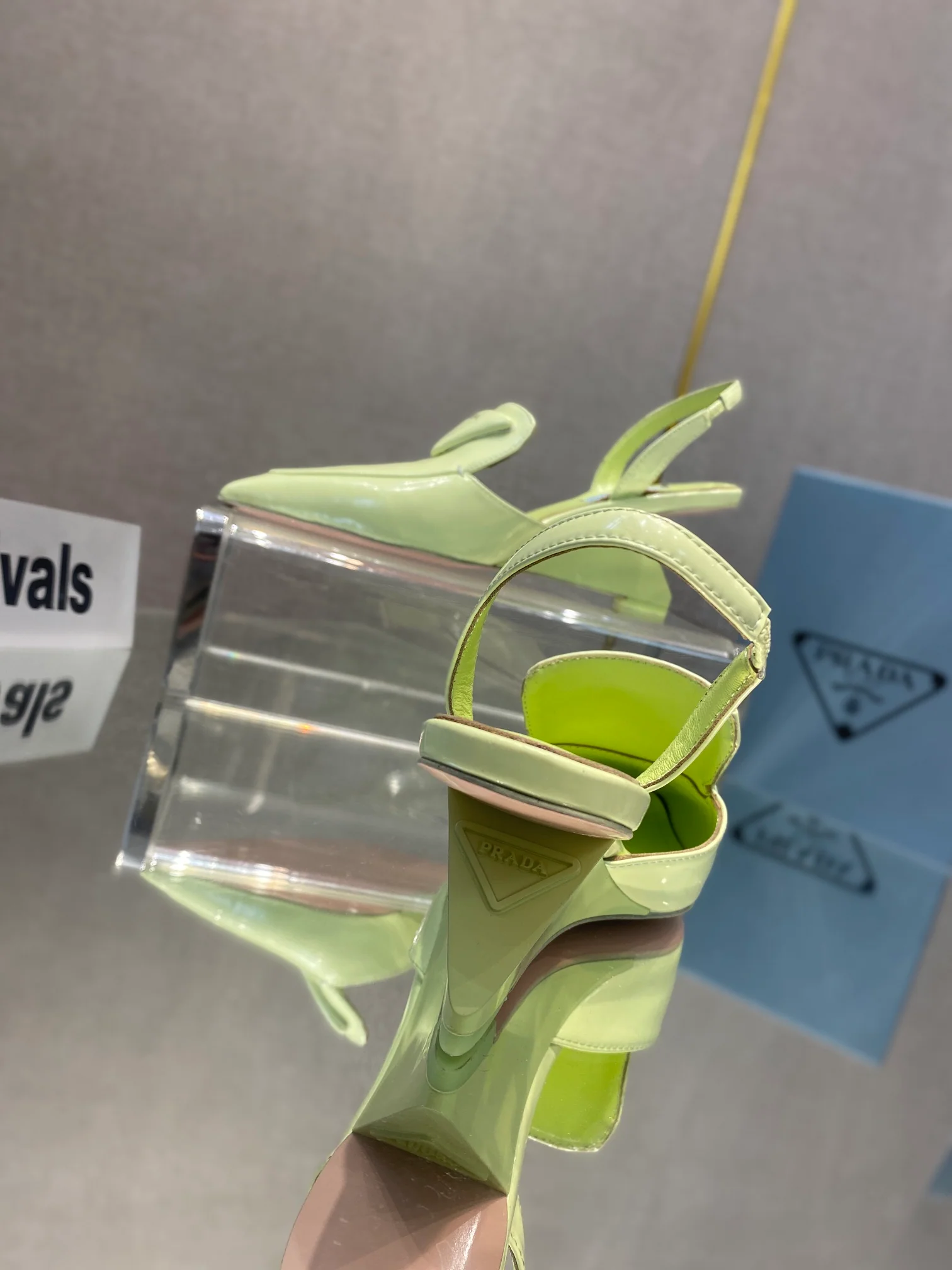 Обувь Prada - Prada - сандалии на низком каблуке - яблочно-зеленый