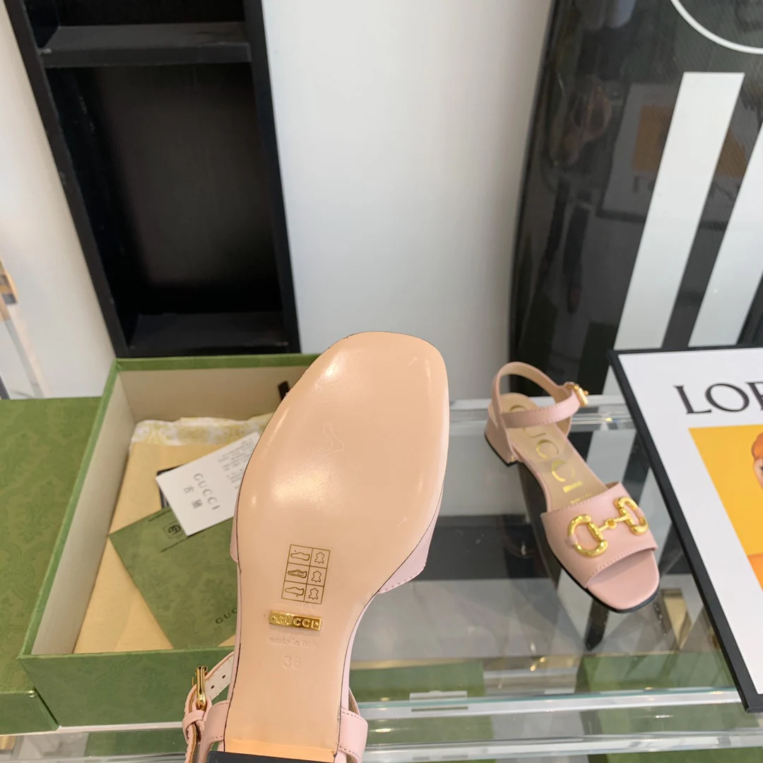 Босоножки Gucci на низком каблуке - 1