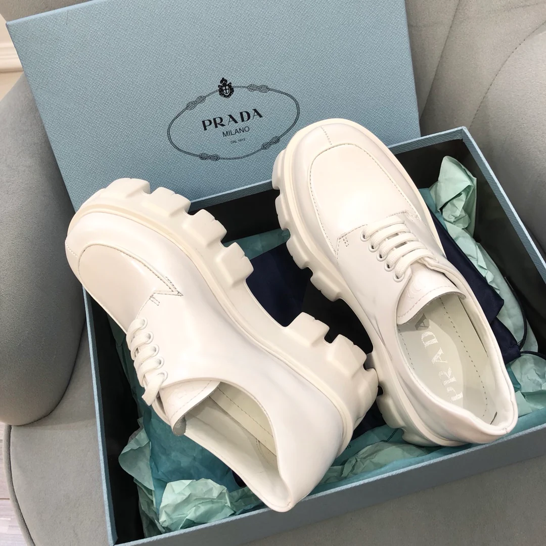 Обувь Prada - Лоферы Prada на монолитной платформе со шнуровкой