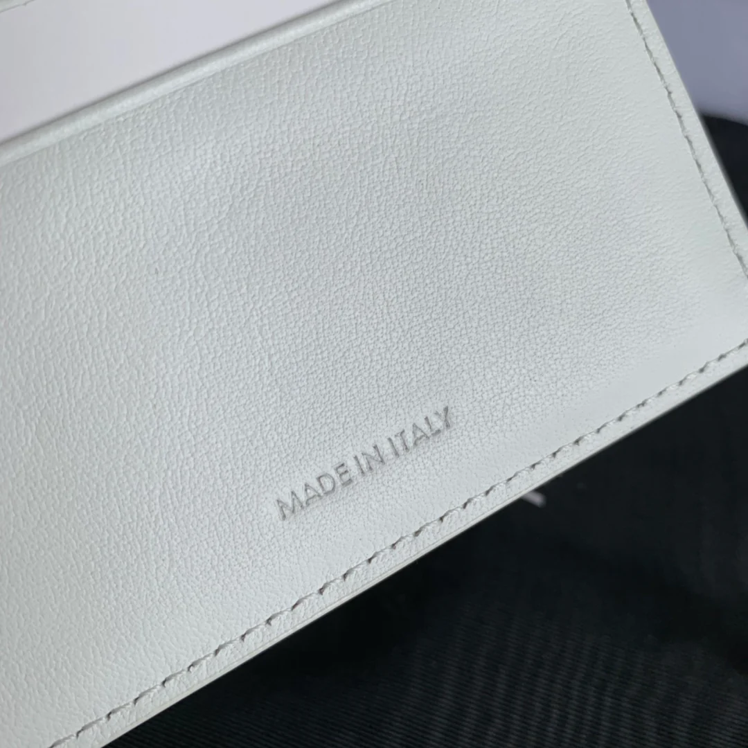 Celine-TRIOMPHE 三折卡包钱包 白色