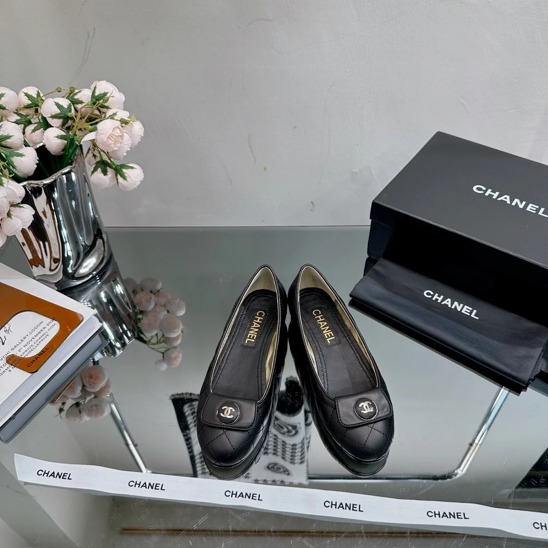 Новинка сезона весна/лето 2023 от Chanel - Стеганые балетки - Черные