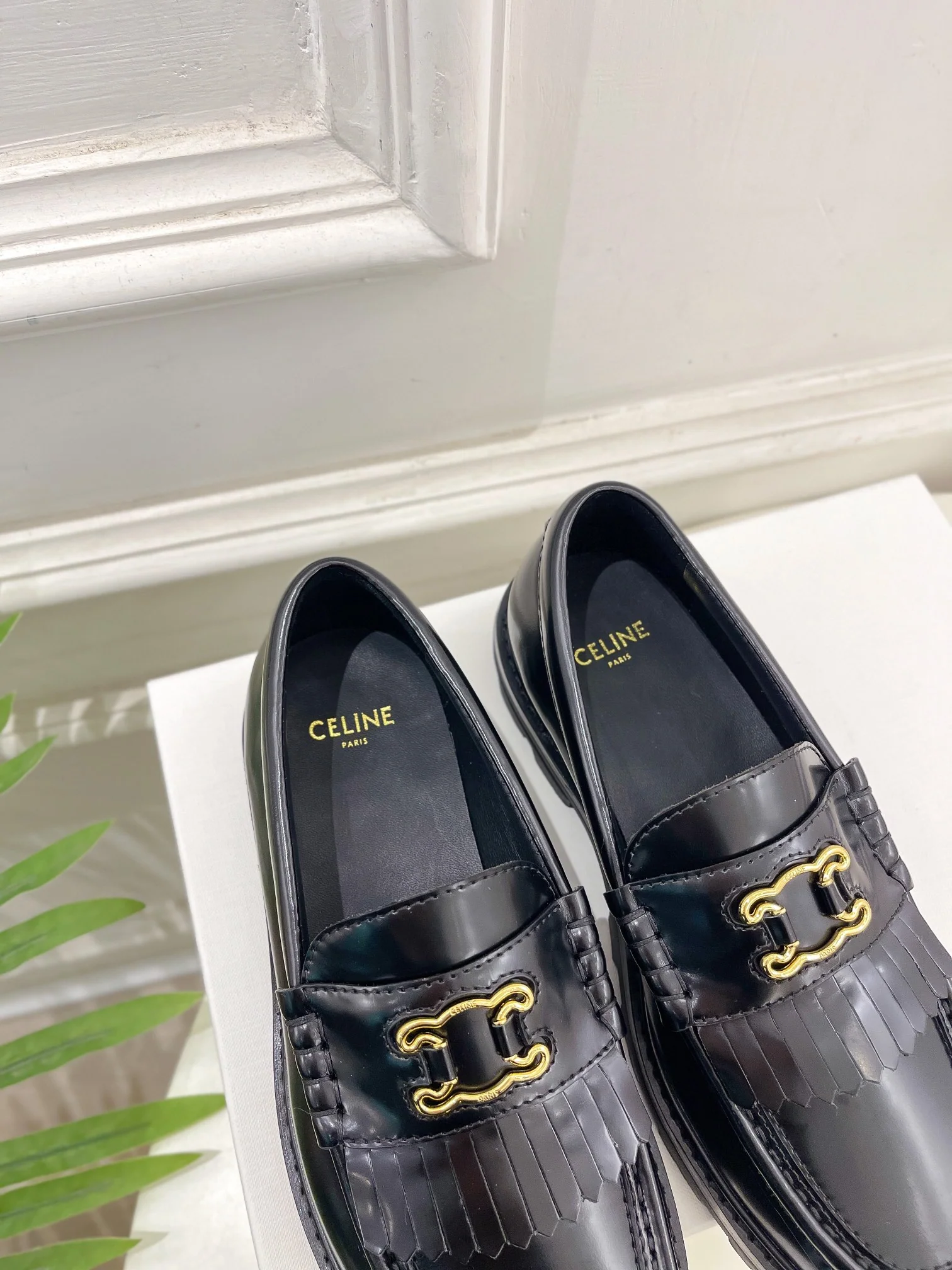 Новинка сезона весна/лето 2023 от Celine - Лоферы Arc de Triomphe - Черные - 1