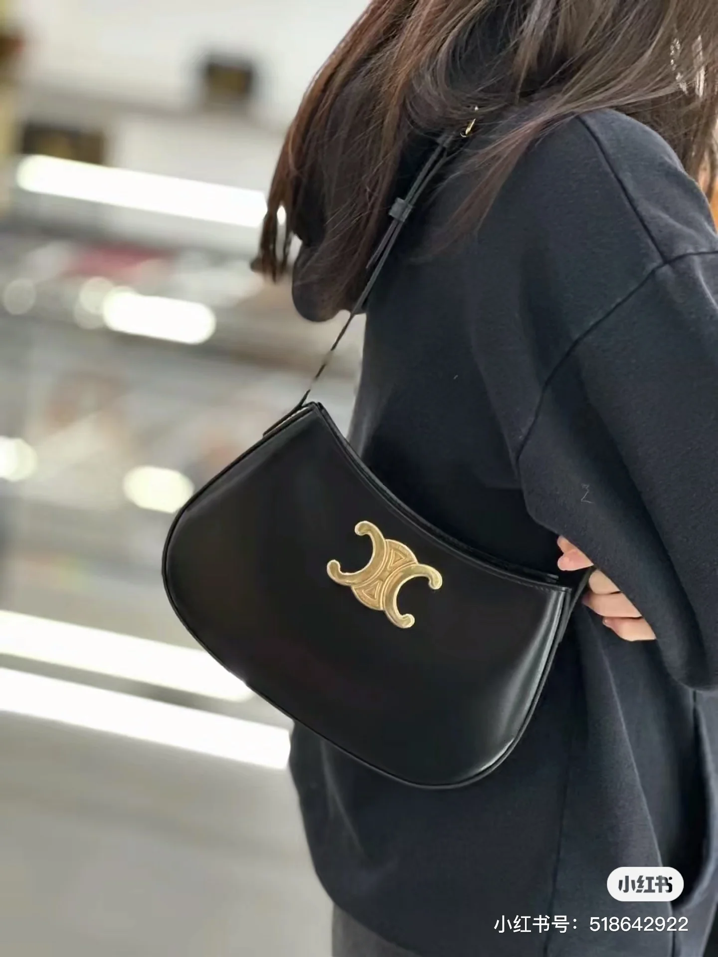 Сумка Celine Tillt - черная (подмышечная сумка)