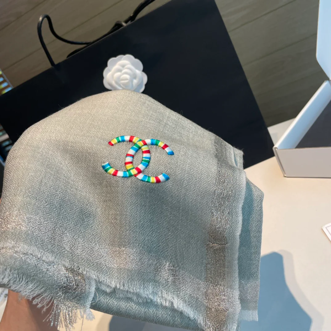 Классический шарф Chanel 2024 с вышитым логотипом - 105-180