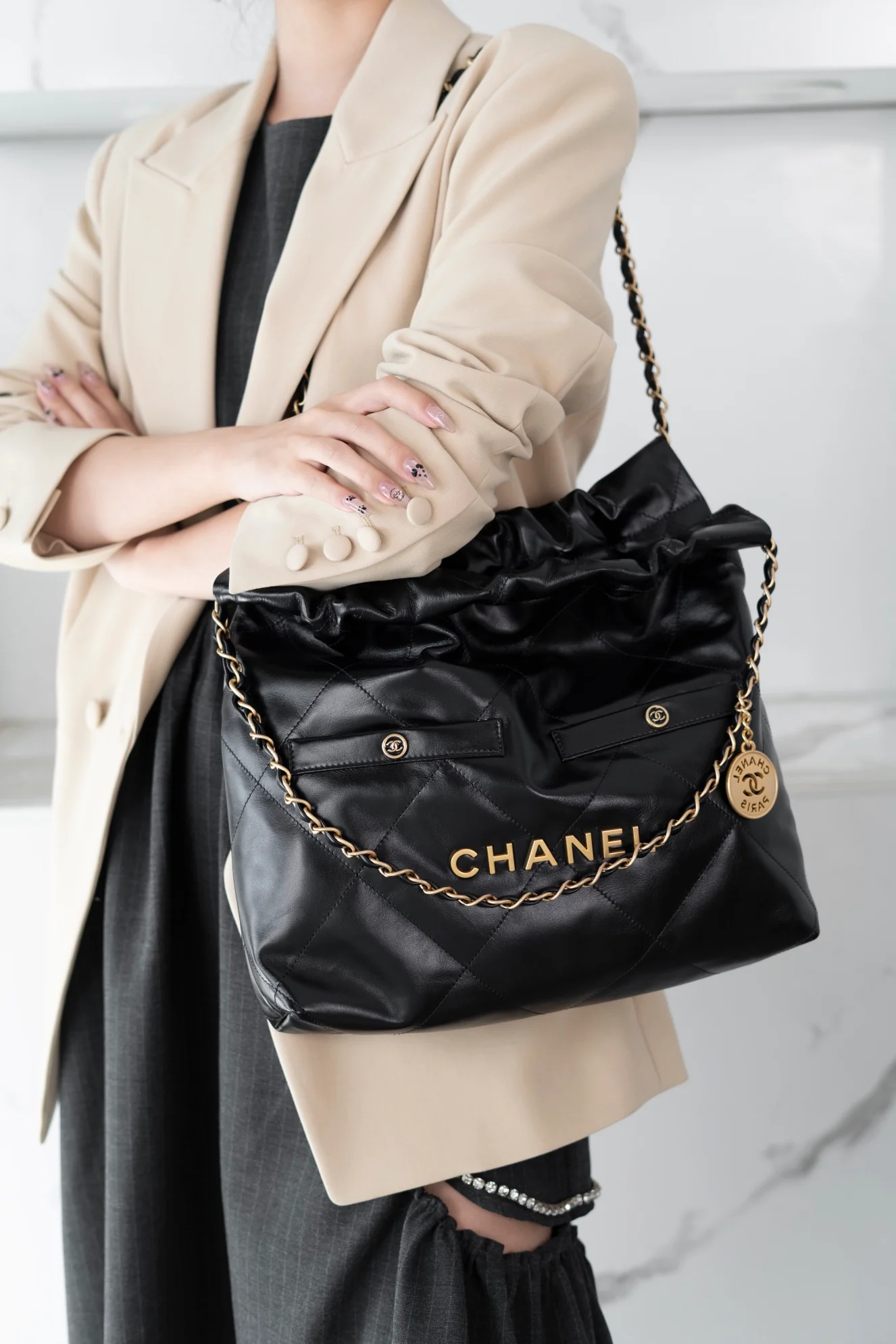 Мусорный мешок Chanel 22bag с двумя карманами, маленький, черный.