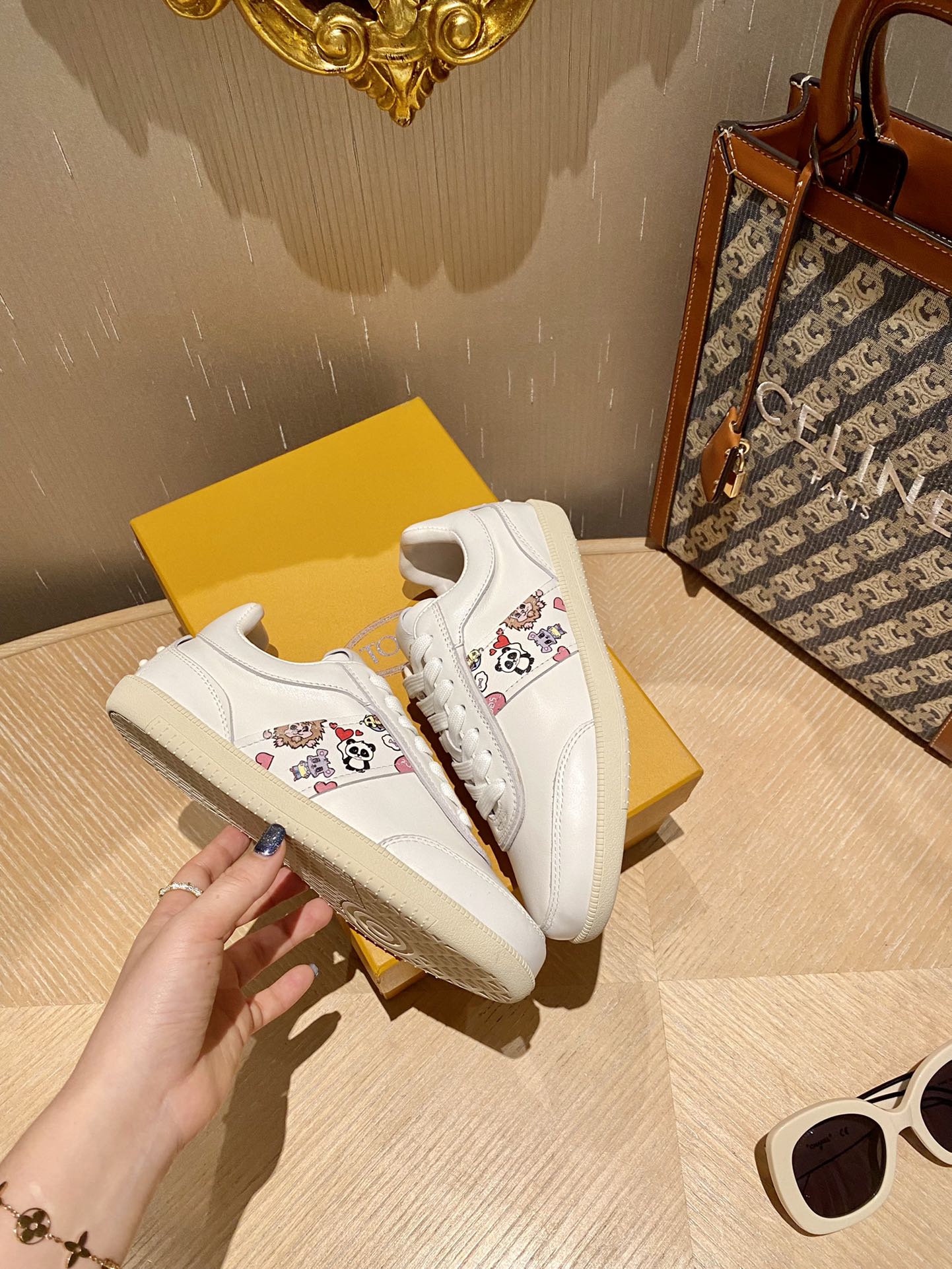 Кроссовки Tods - белые - с мультяшным рисунком - повседневная обувь