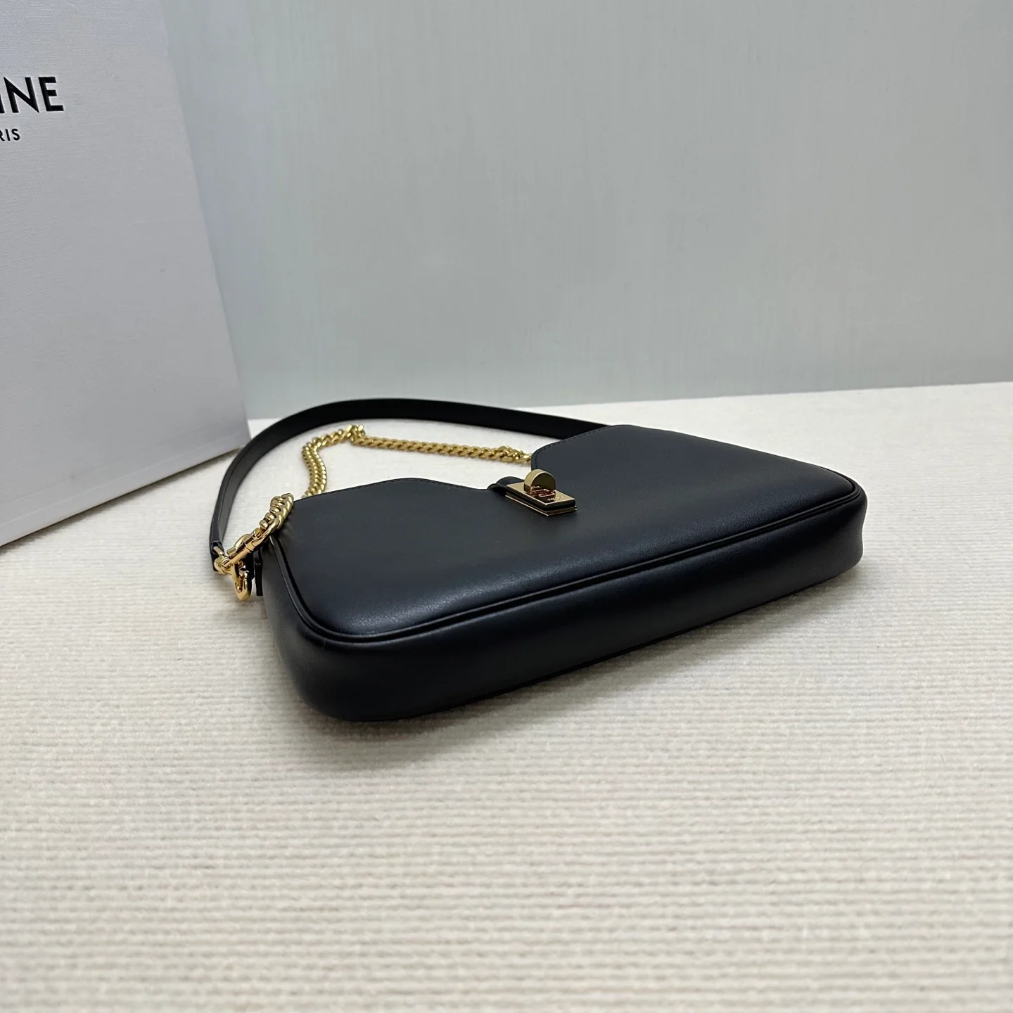 Кожаная сумка через плечо Celine Camille - черная