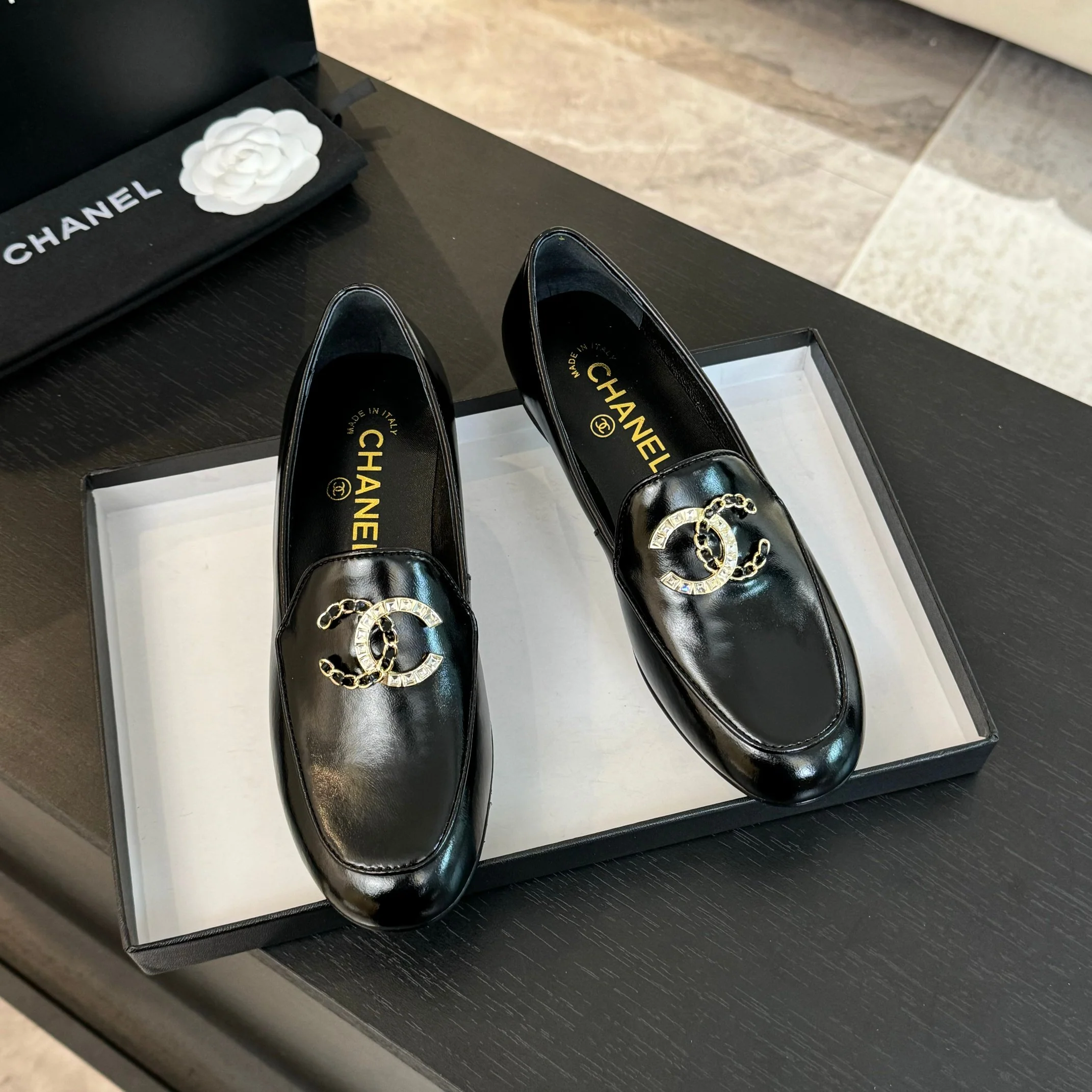 Ретро-туфли Chanel 2024 — черные