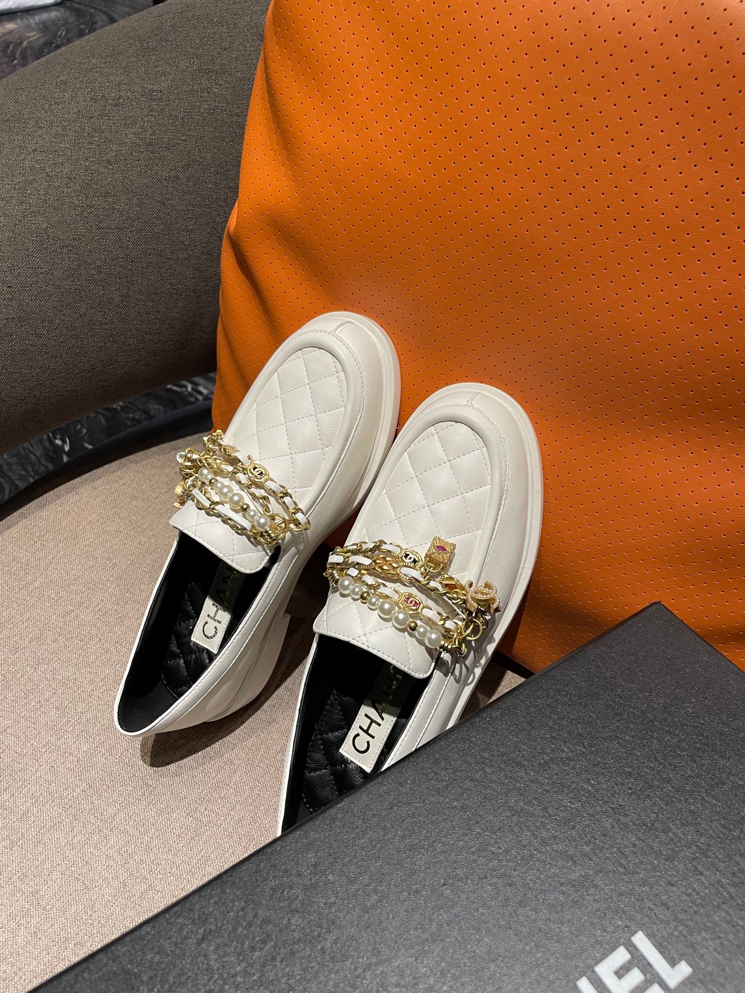 Chanel - Кожа - Белый