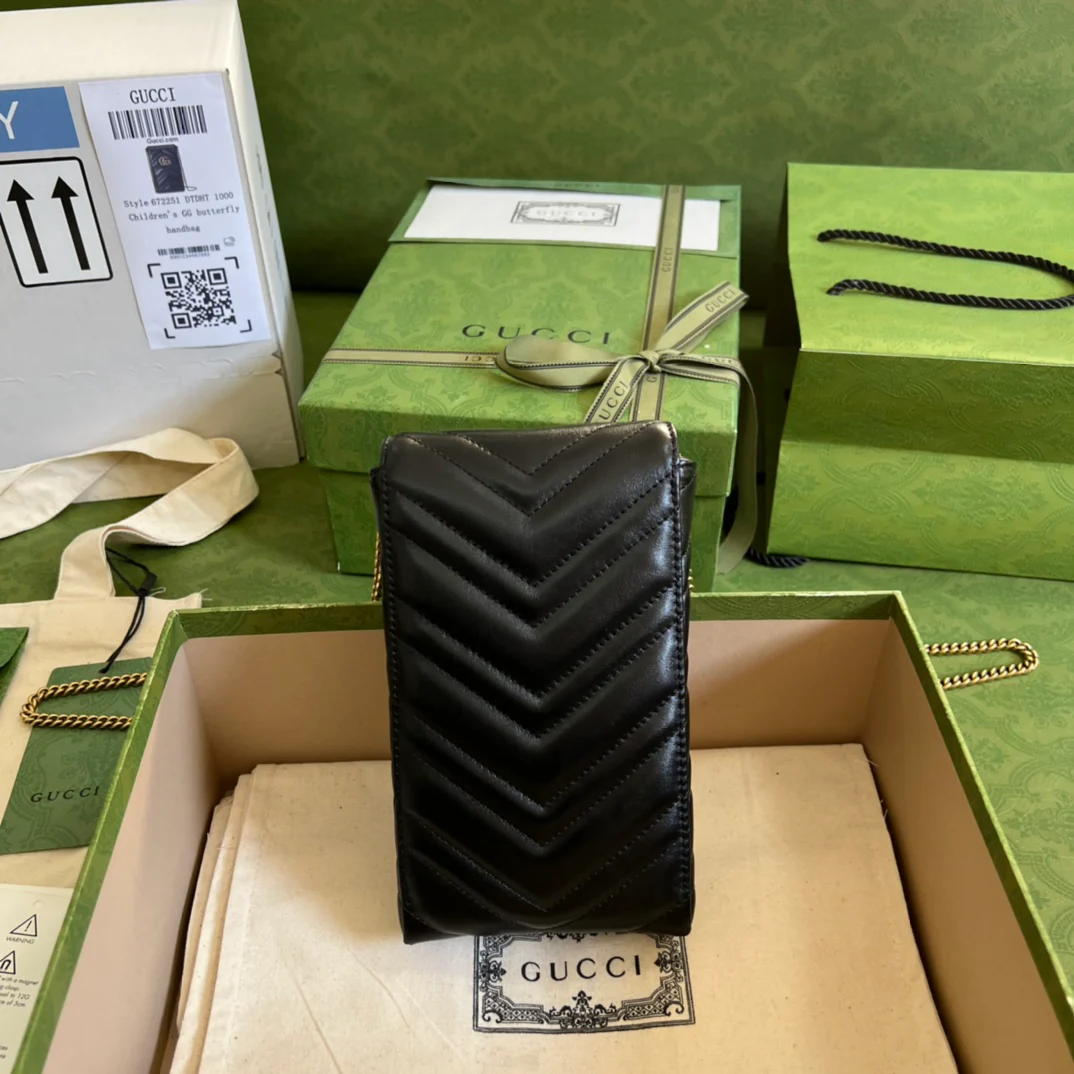 Gucci Marmont 手机包