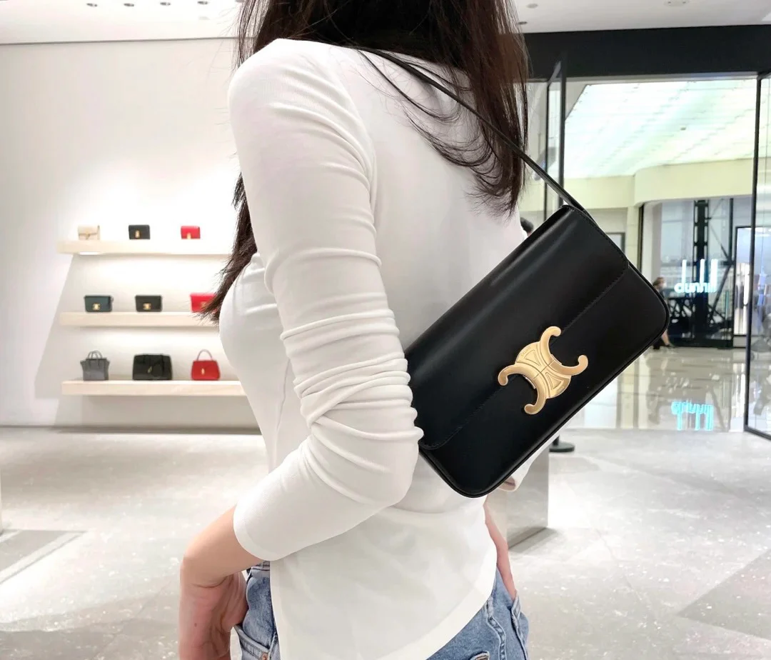 Кожаная сумка через плечо Celine Triomphe - черная