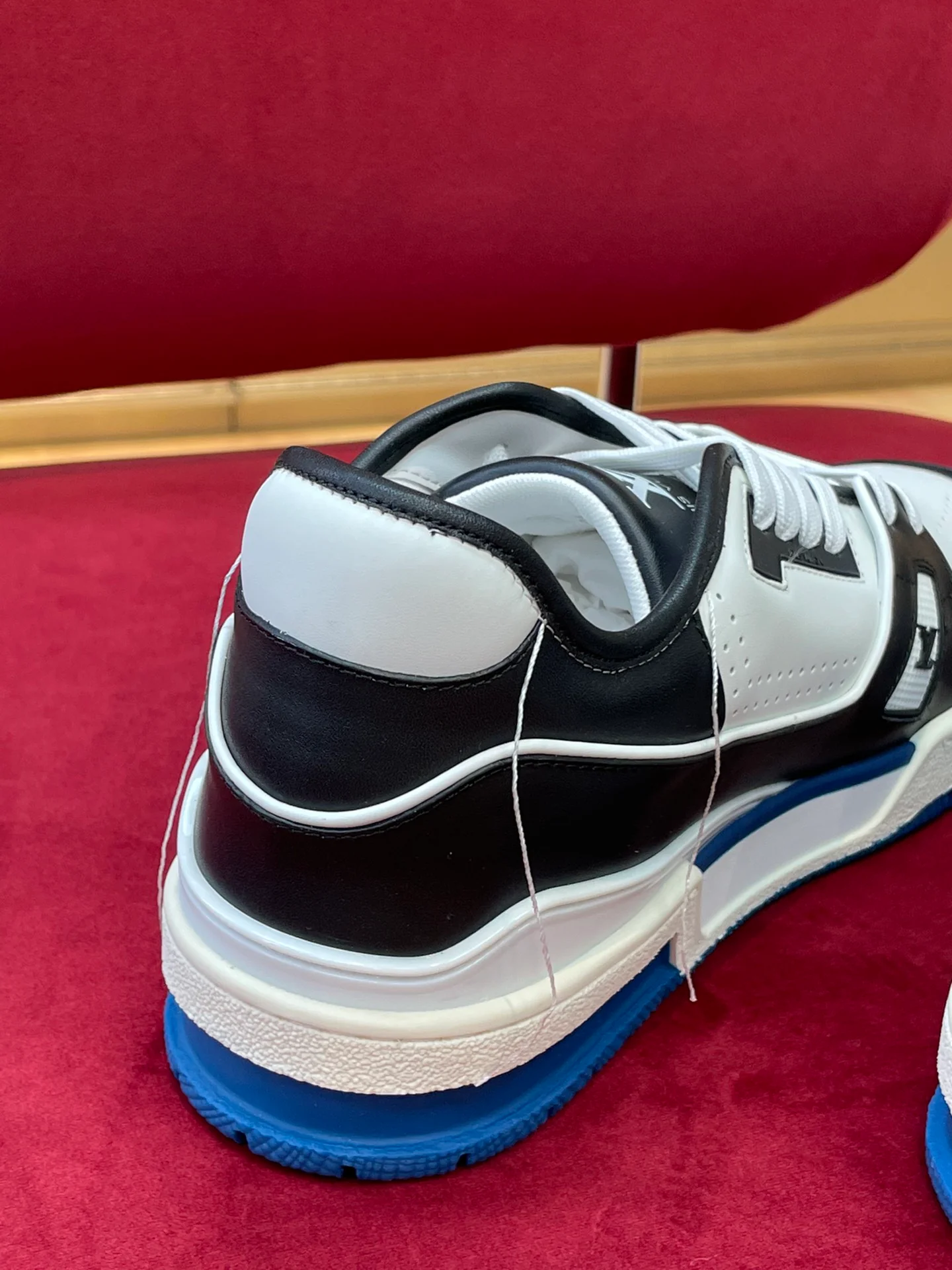 Кроссовки LV Trainer Series - Спортивная обувь - Унисекс - Белый/Черный - 1