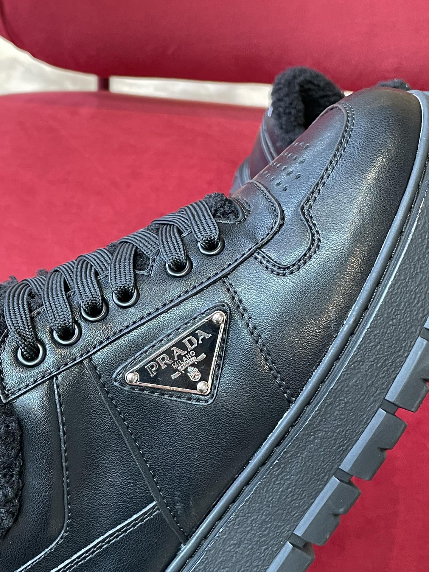 Prada - Шерстяные повседневные туфли на платформе - Черные