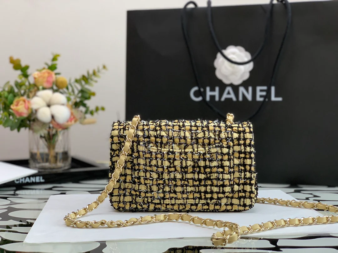 Лимитированная серия Chanel 2022 года, шерстяная сумка с клапаном - 20 см