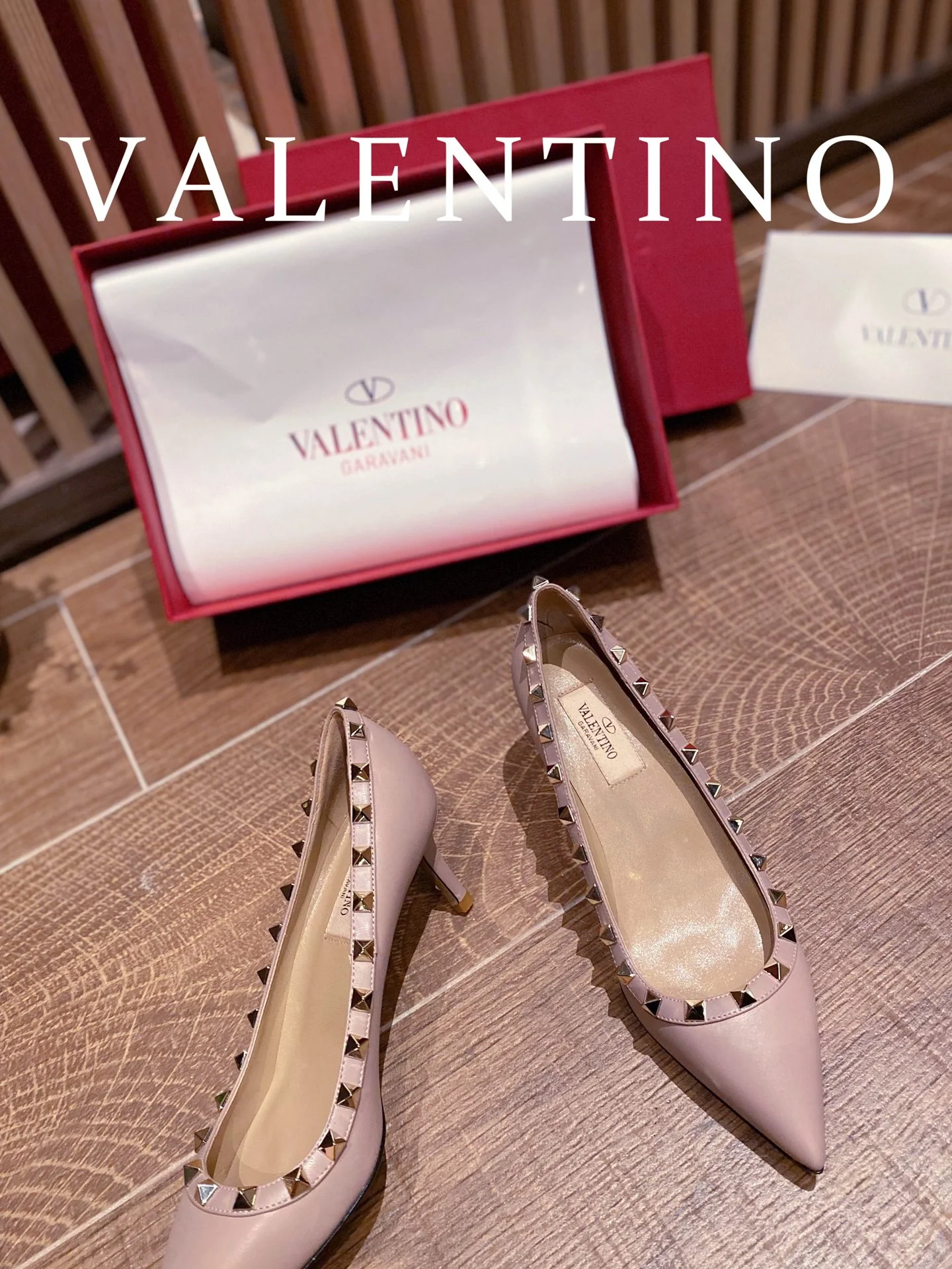 Классические туфли на среднем каблуке Valentino - розовые