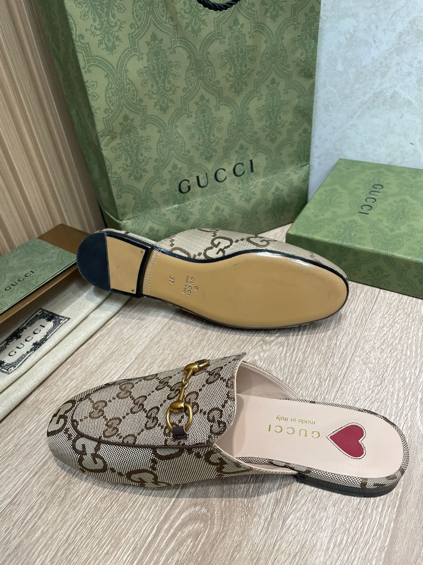 Мюли/тапочки Gucci в форме сердца